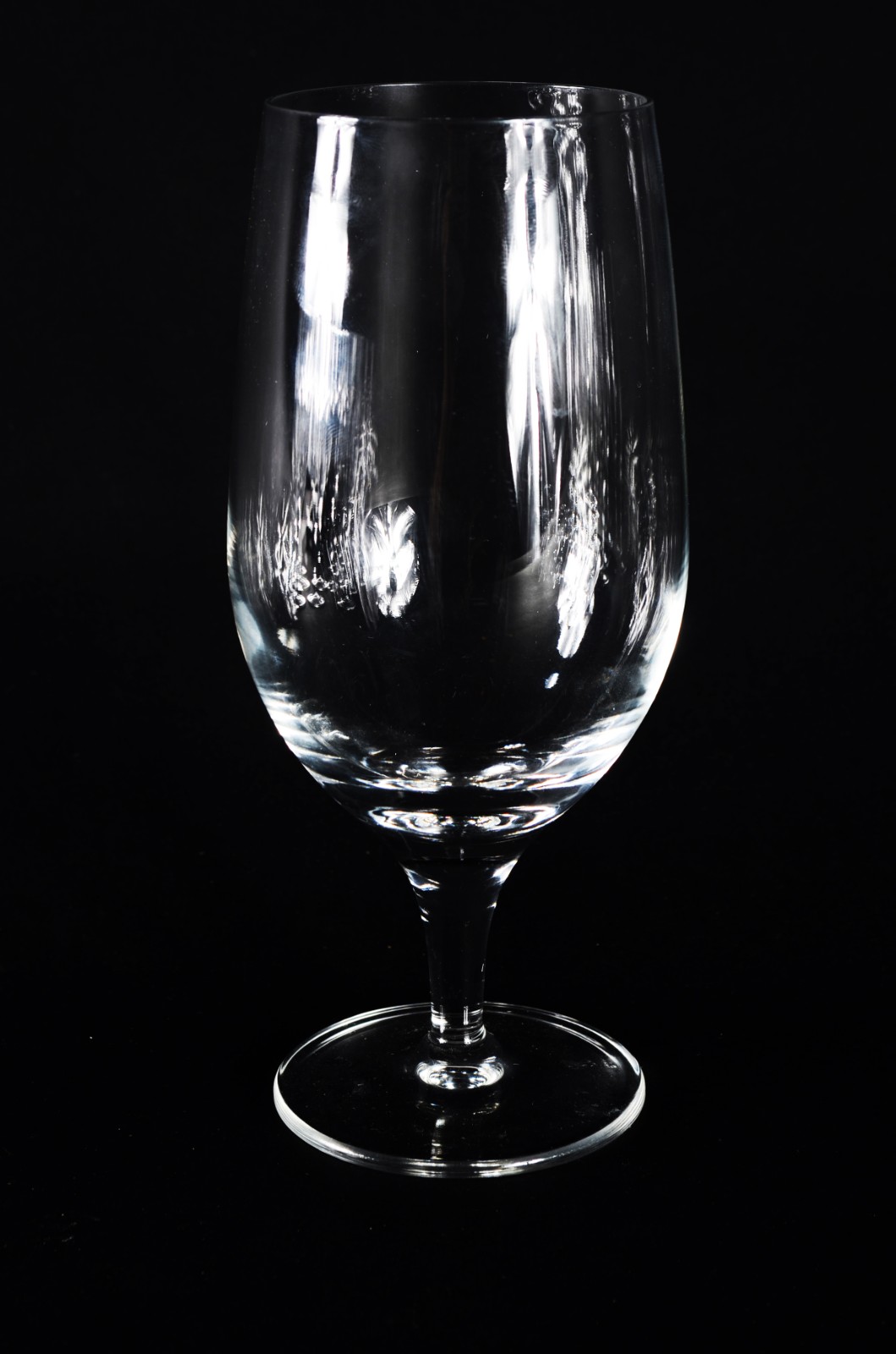 Conjunto com 12 copos de cristal para cerveja. - foto 2 de 3