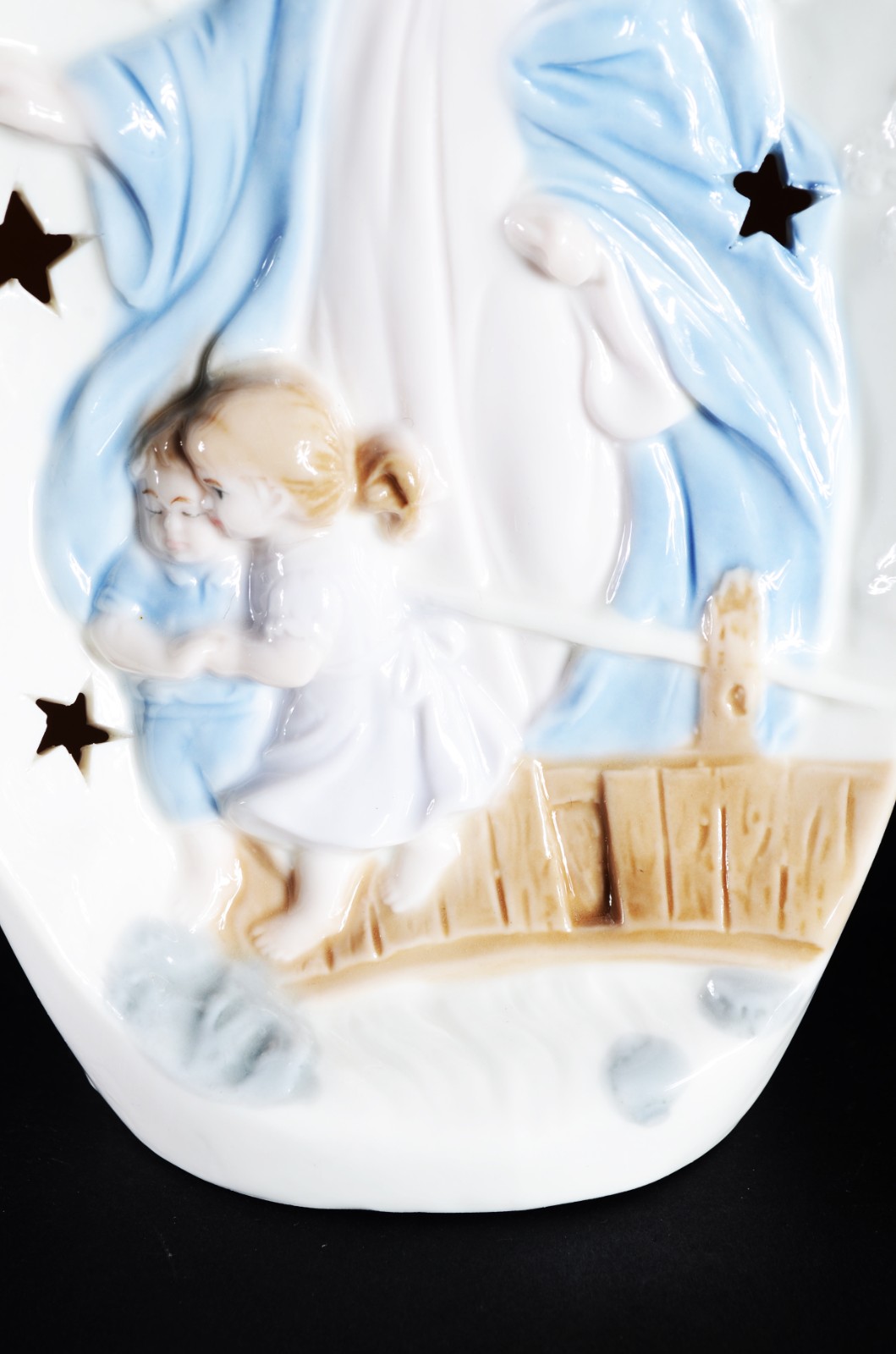 Estatueta/luminária de porcelana policromada representando anjo da... - foto 3 de 8