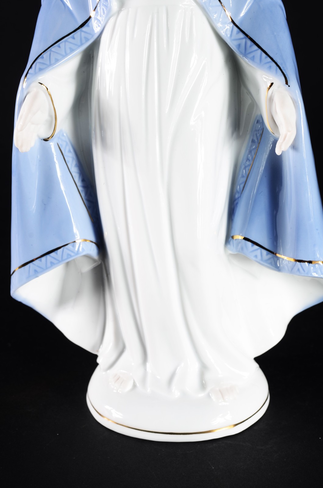 Estatueta de porcelana policromada representando Sagrado Coração de... - foto 3 de 7
