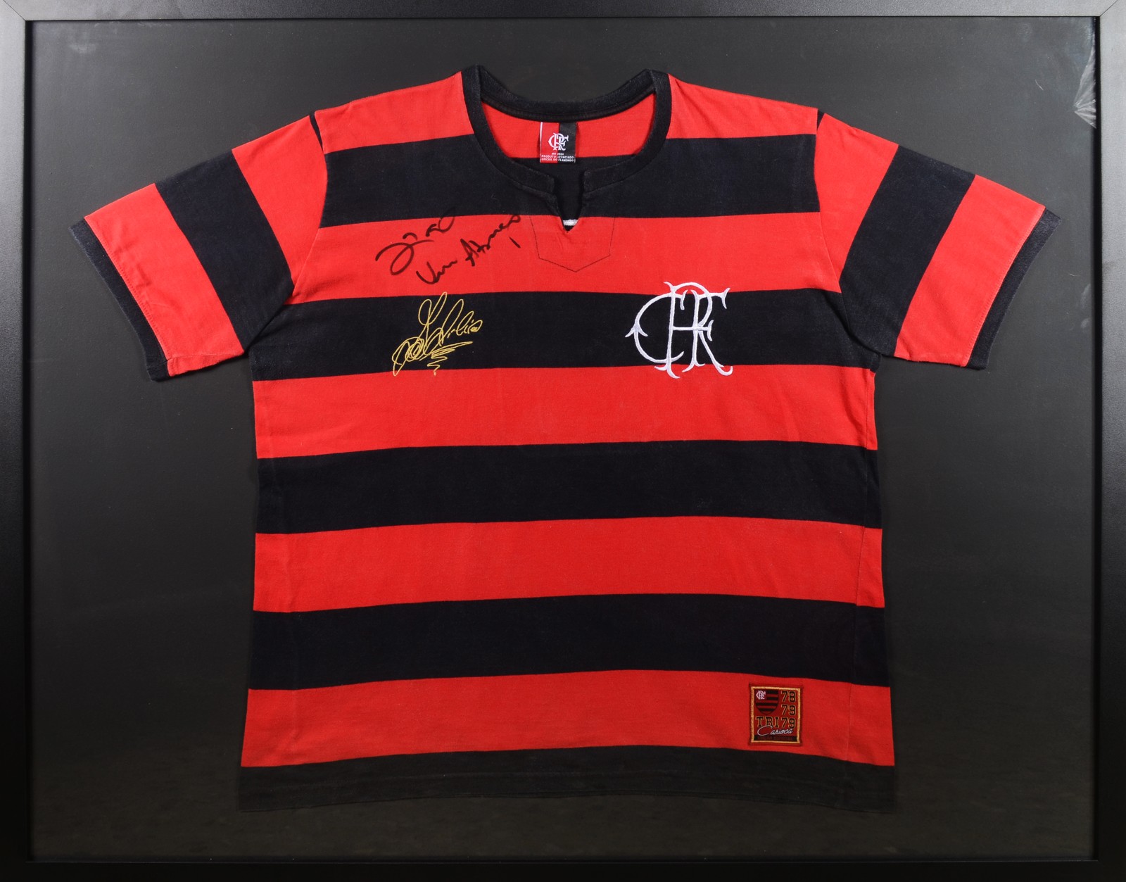 Camisa do Flamengo, autografada por Zico. - foto 2 de 7