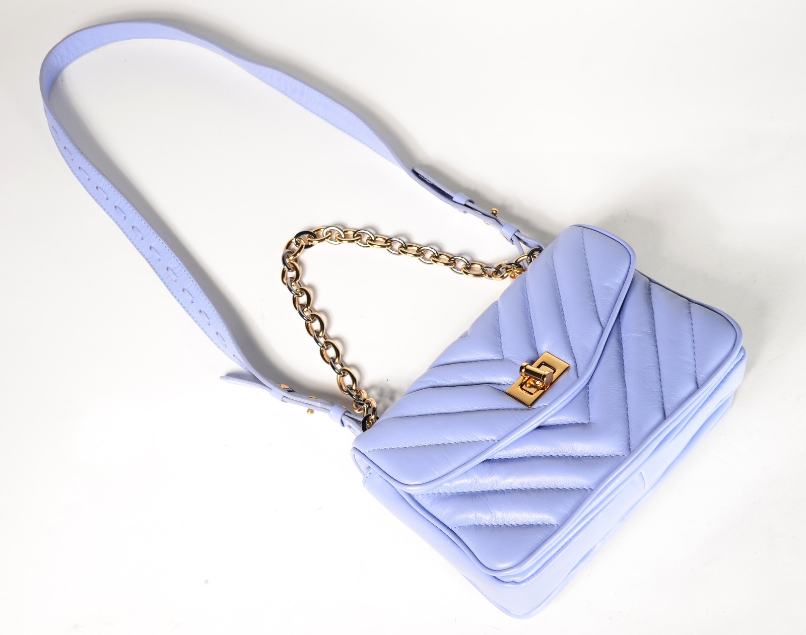 Bolsa feminina, marca La Spezia na cor lilás. - foto 1 de 8