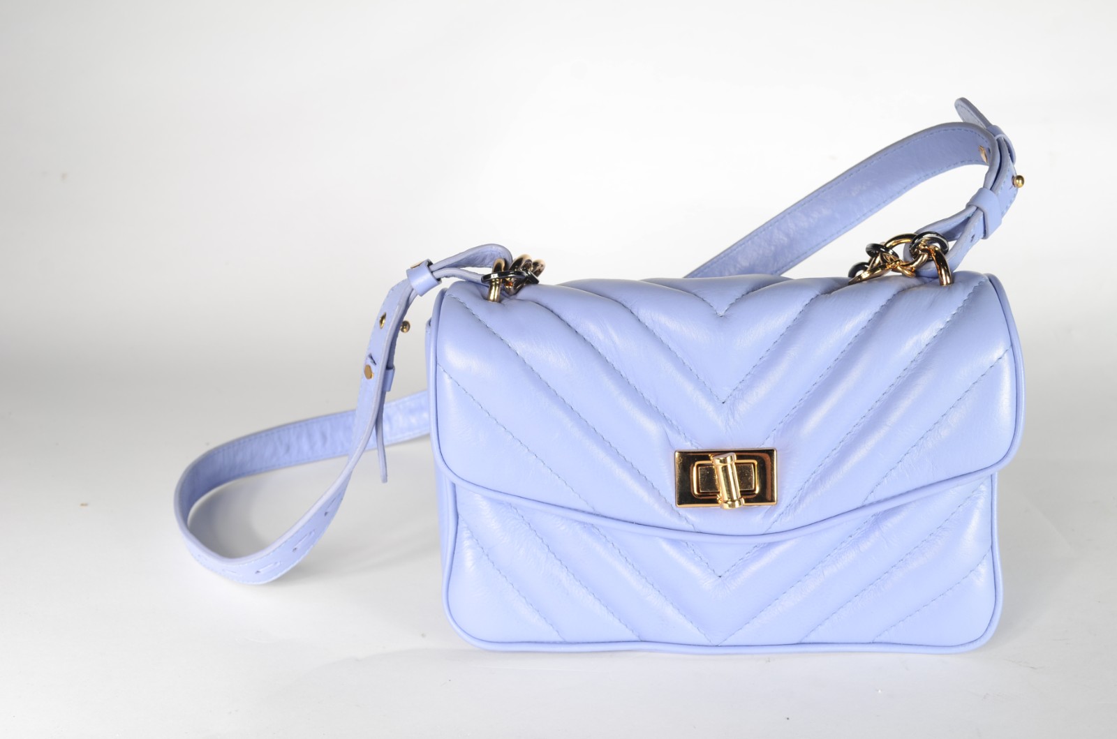 Bolsa feminina, marca La Spezia na cor lilás. - foto 2 de 8