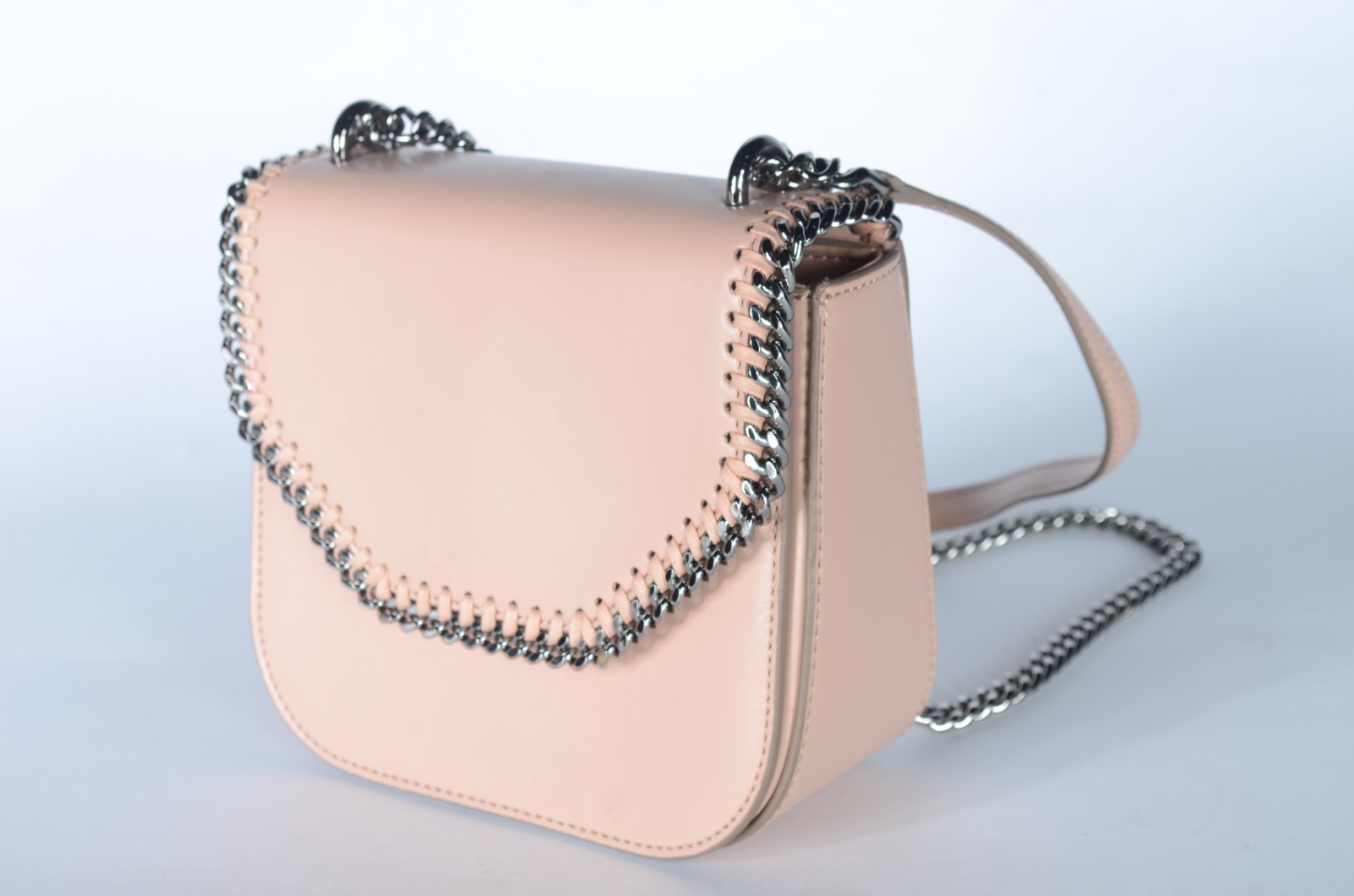 Bolsa feminina de couro ecológico rosado, "Falabella box small", alça... - foto 1 de 8