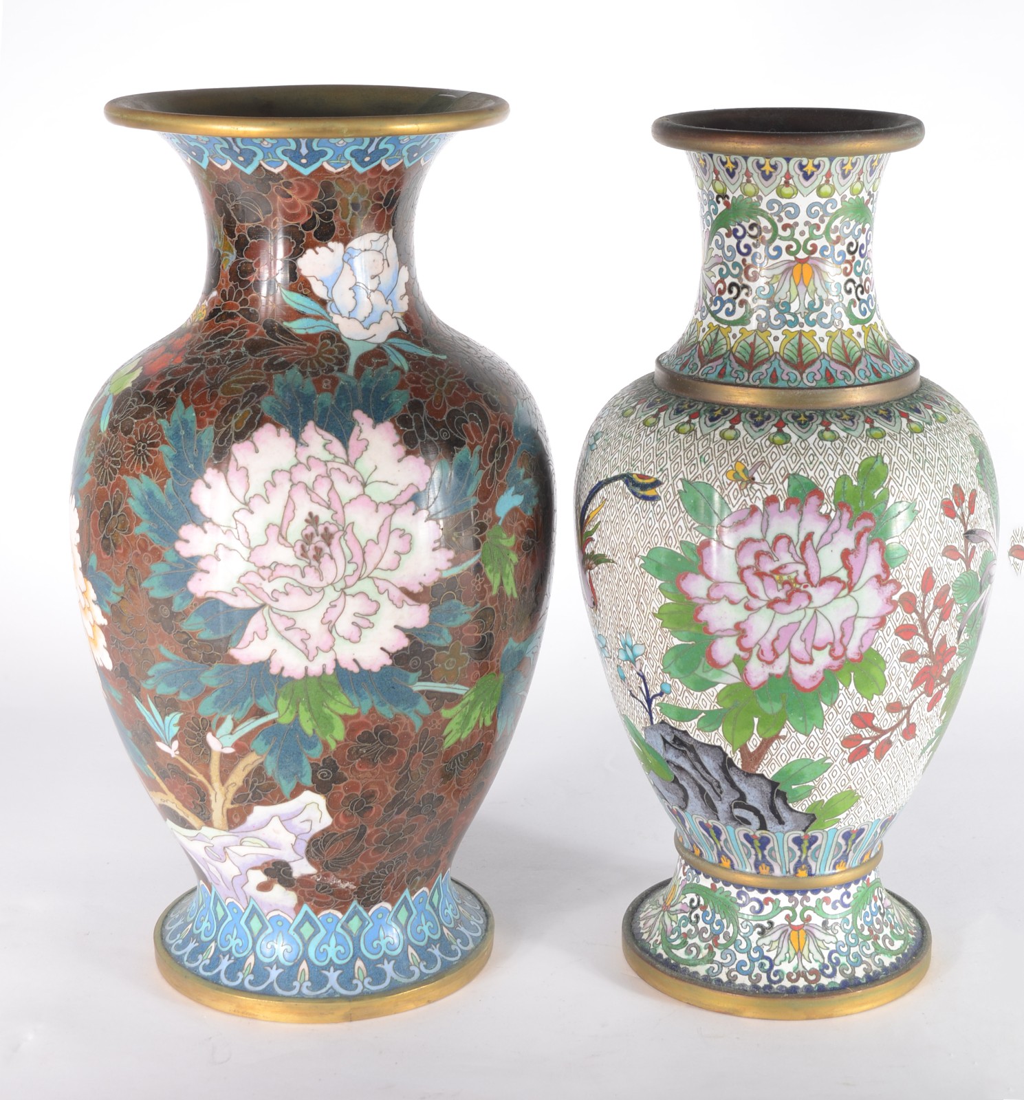 Dois vasos de cloisoné chines, decoração floral em policromia... - foto 1 de 7