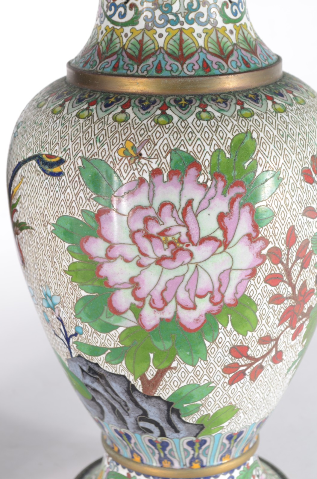 Dois vasos de cloisoné chines, decoração floral em policromia... - foto 3 de 7