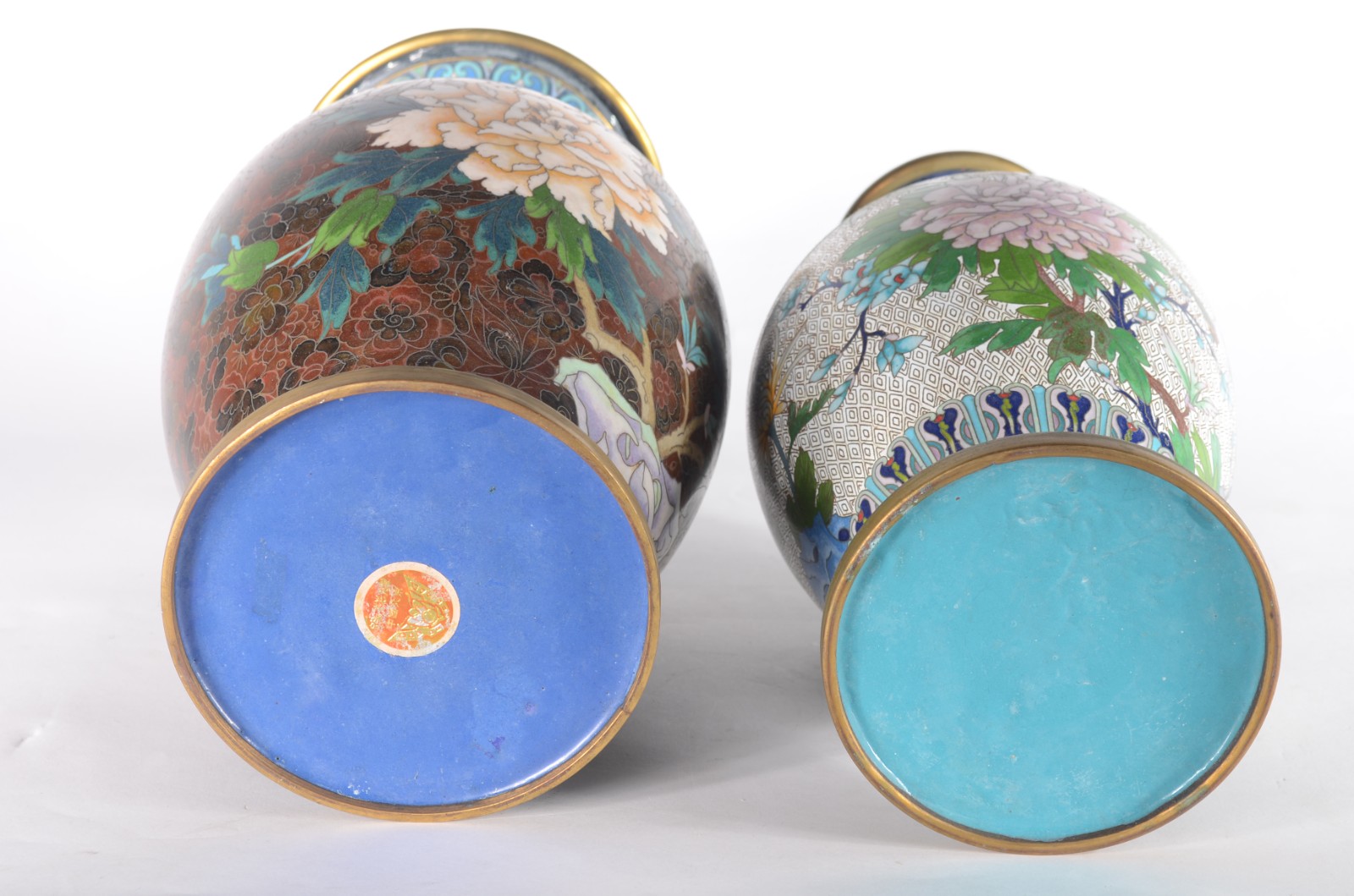 Dois vasos de cloisoné chines, decoração floral em policromia... - foto 6 de 7