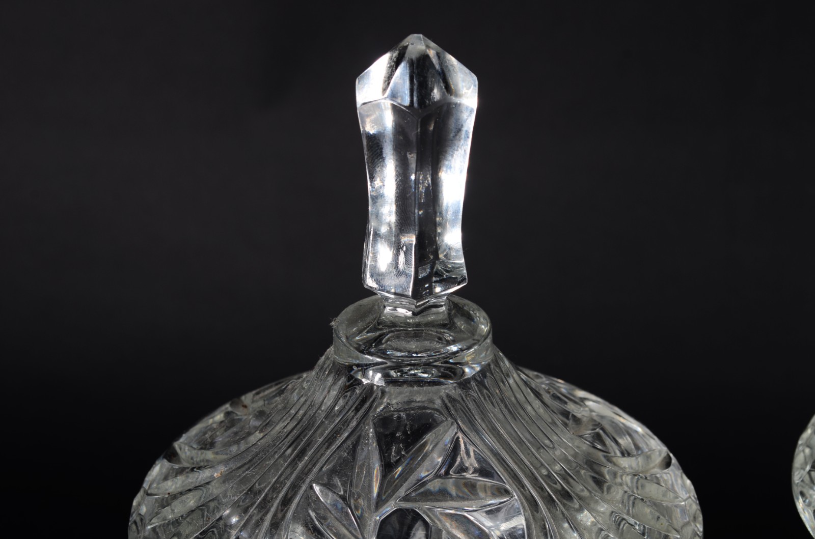 Par de bombonieres de cristal tcheco lapidado. - foto 4 de 11