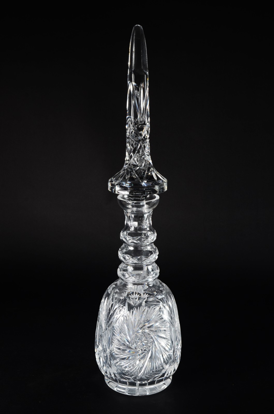Grande garrafa de cristal tcheco lapidado. - foto 1 de 9