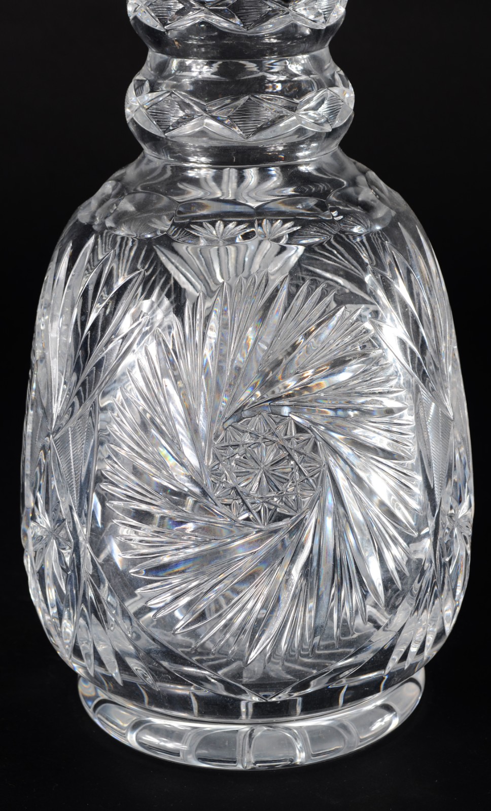 Grande garrafa de cristal tcheco lapidado. - foto 2 de 9