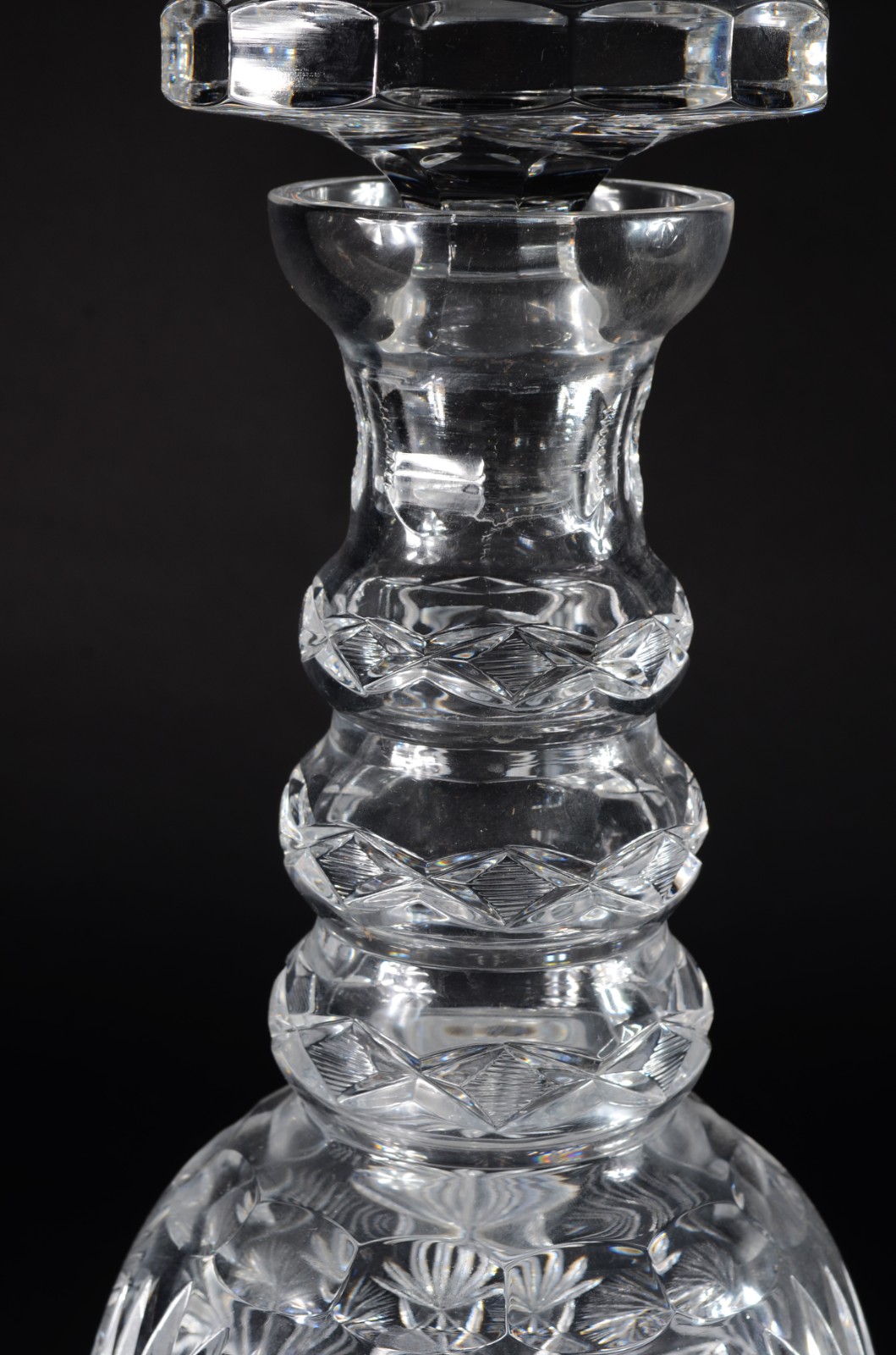 Grande garrafa de cristal tcheco lapidado. - foto 4 de 9