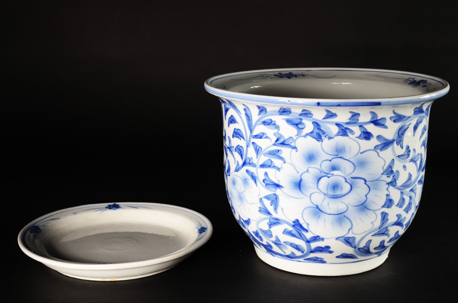 Cachepot com prato de porcelana oriental azul e branca (fio de cabelo... - foto 2 de 7