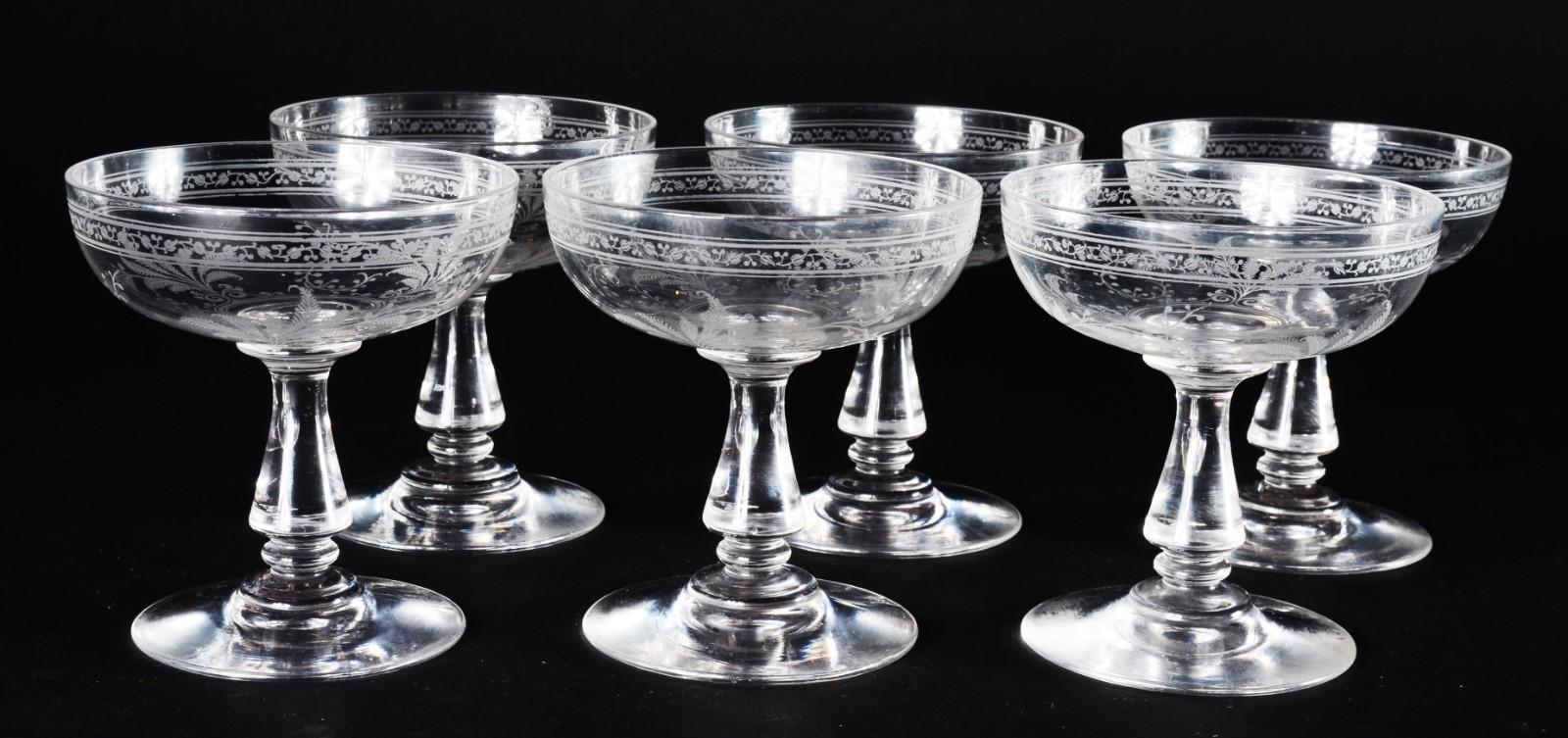 Seis taças para champagne de cristal lavrado. - foto 1 de 5