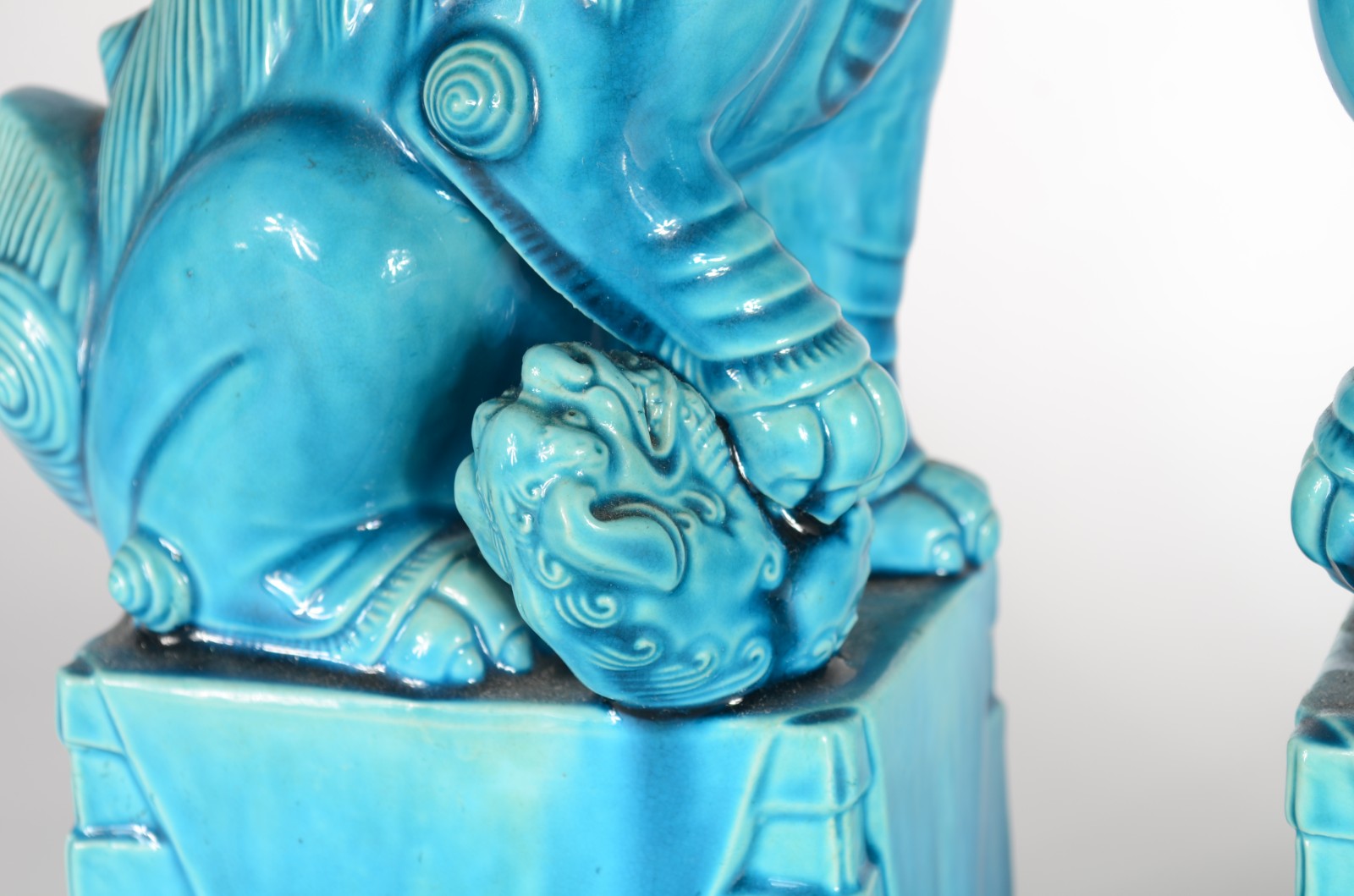 Par cães de fó de porcelana chinesa azul turquesa. - foto 3 de 9