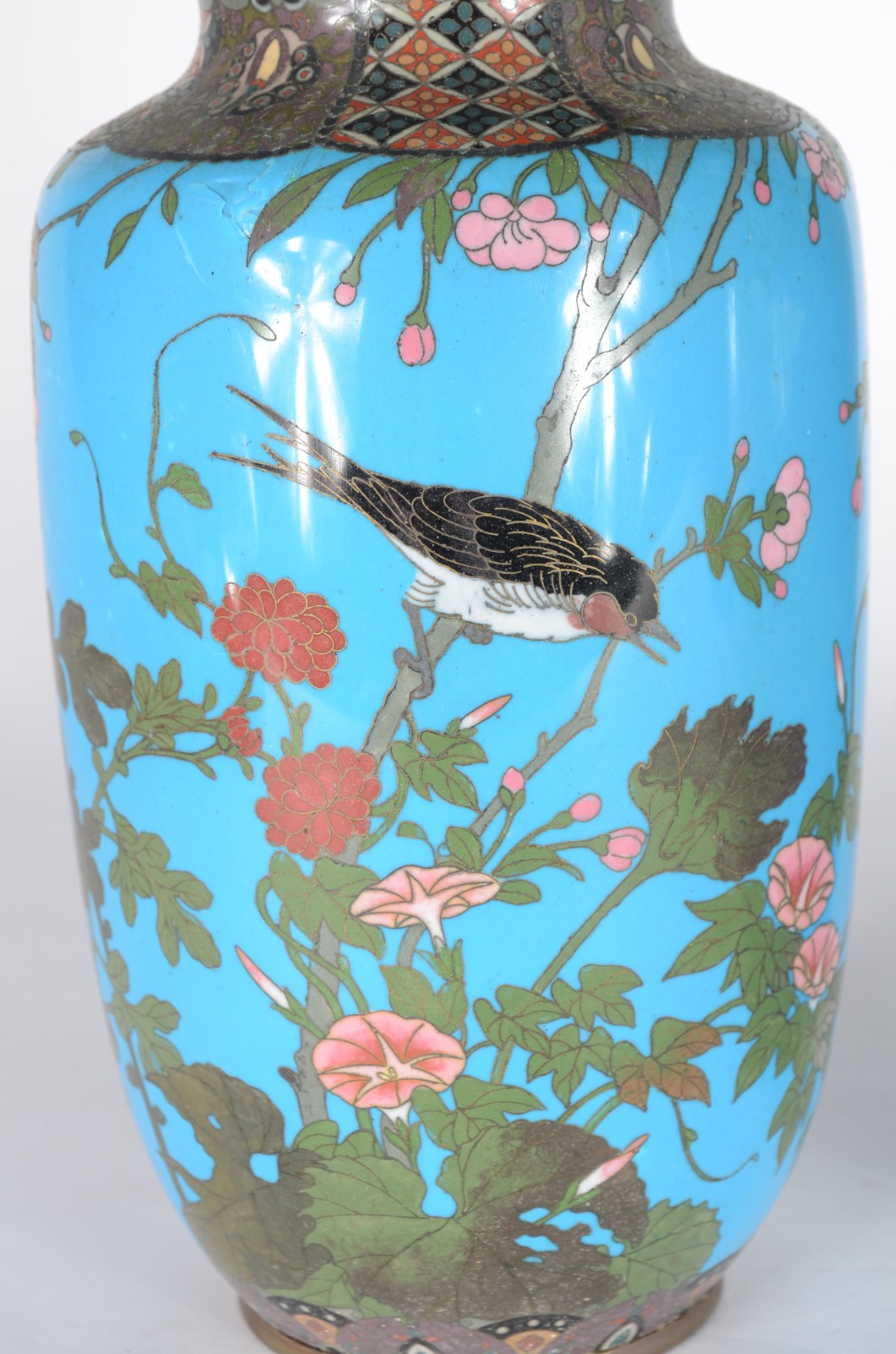 Três vasos de cloisoné chines, decorações diversas com pássaros e... - foto 2 de 11