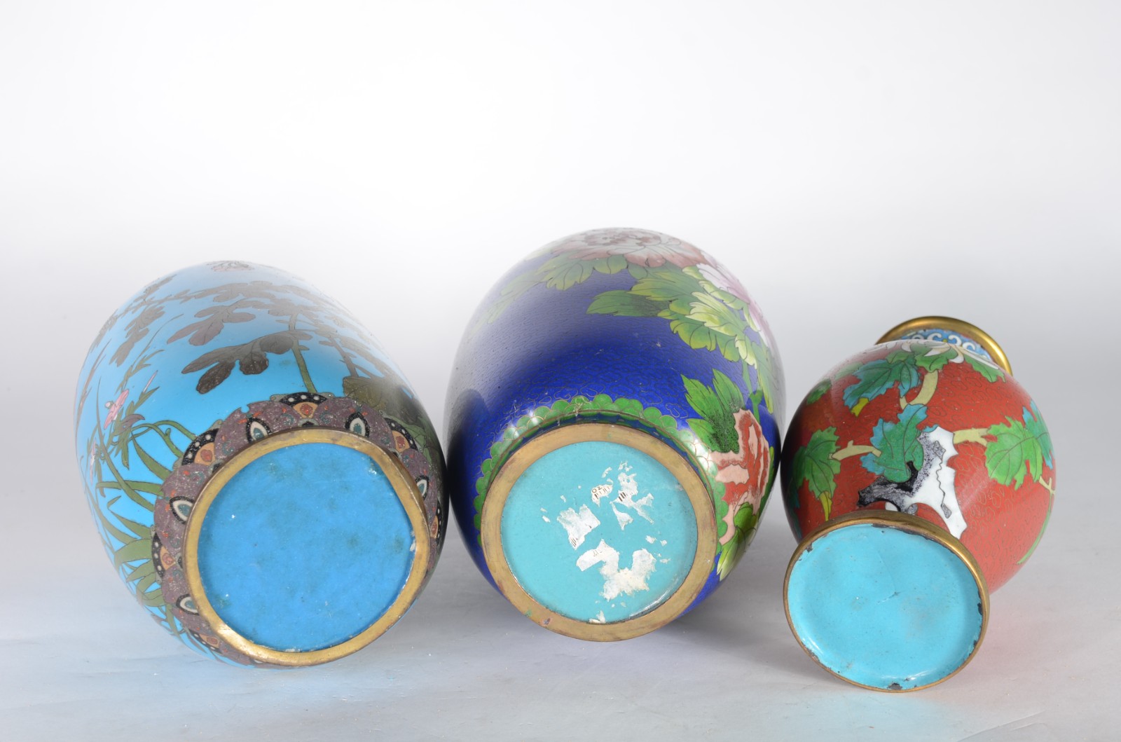 Três vasos de cloisoné chines, decorações diversas com pássaros e... - foto 11 de 11
