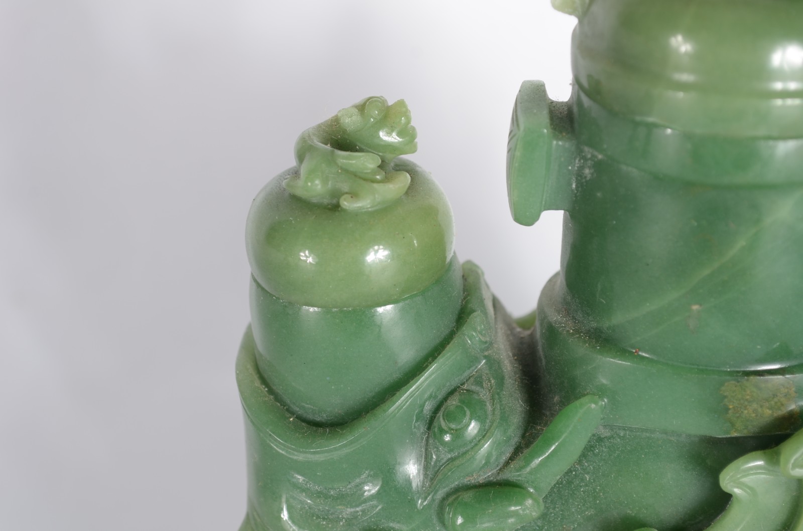 Quatro peças diversas de jade oriental, sendo tres... - foto 4 de 10