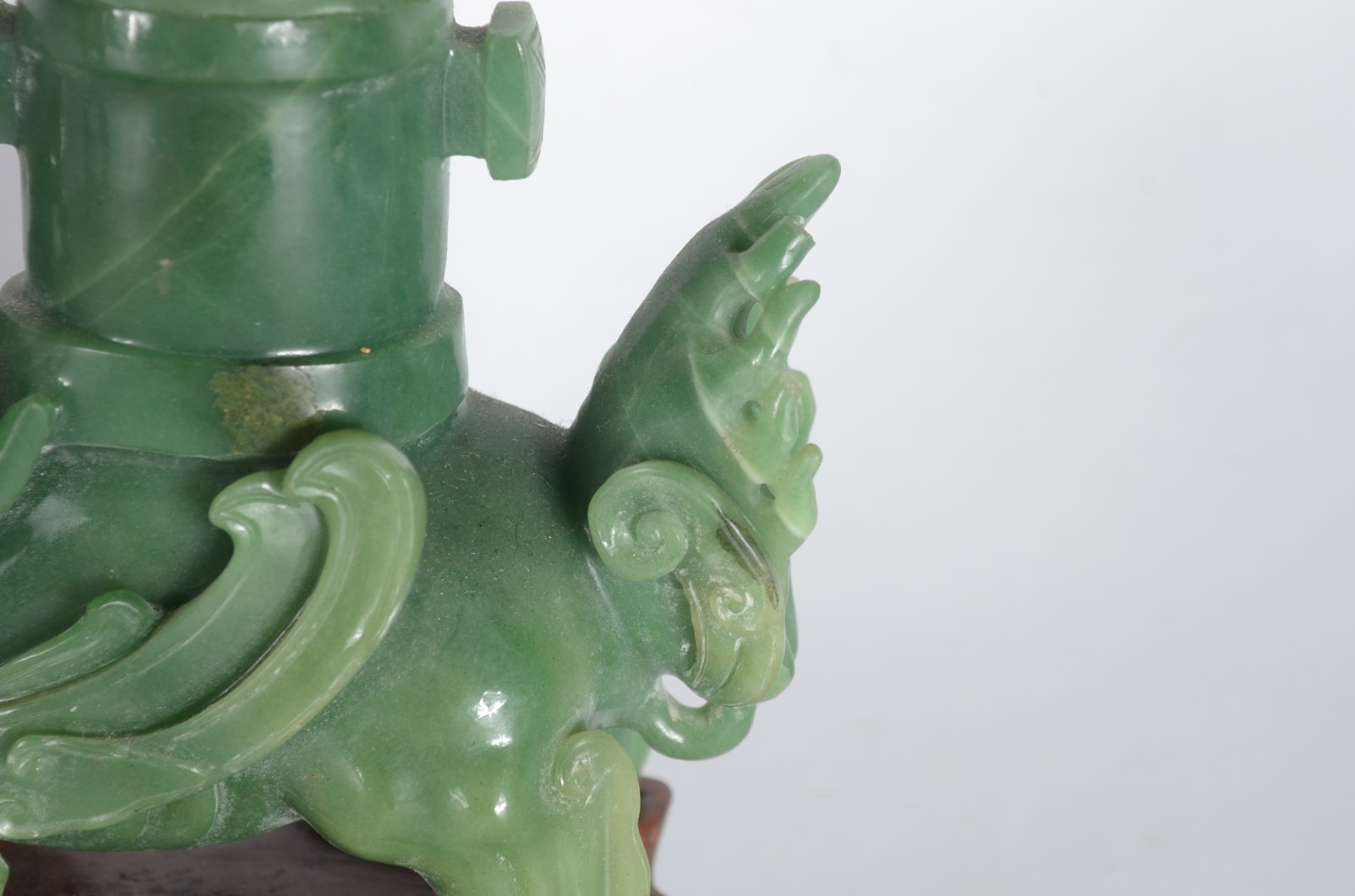 Quatro peças diversas de jade oriental, sendo tres... - foto 5 de 10