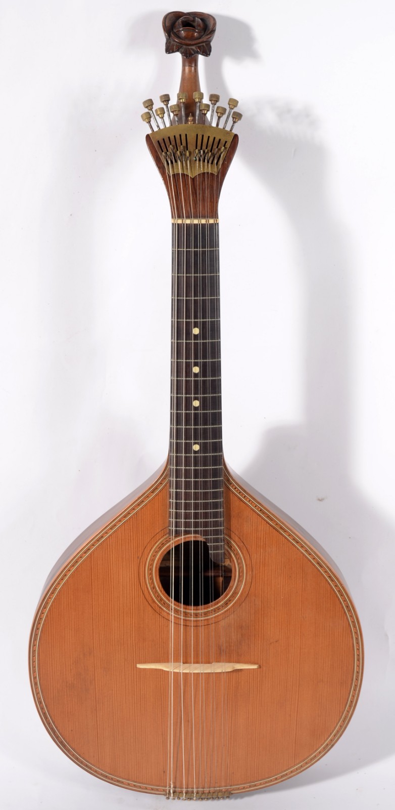 Escola do Porto - Antiga guitarra portuguesa, detalhes em... - foto 1 de 8