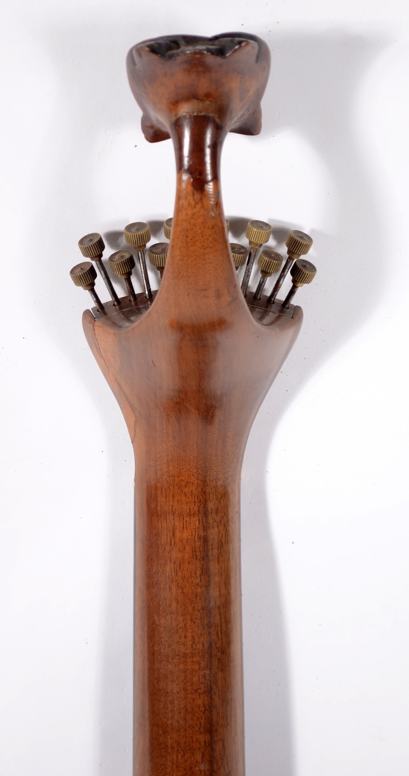 Escola do Porto - Antiga guitarra portuguesa, detalhes em... - foto 5 de 8