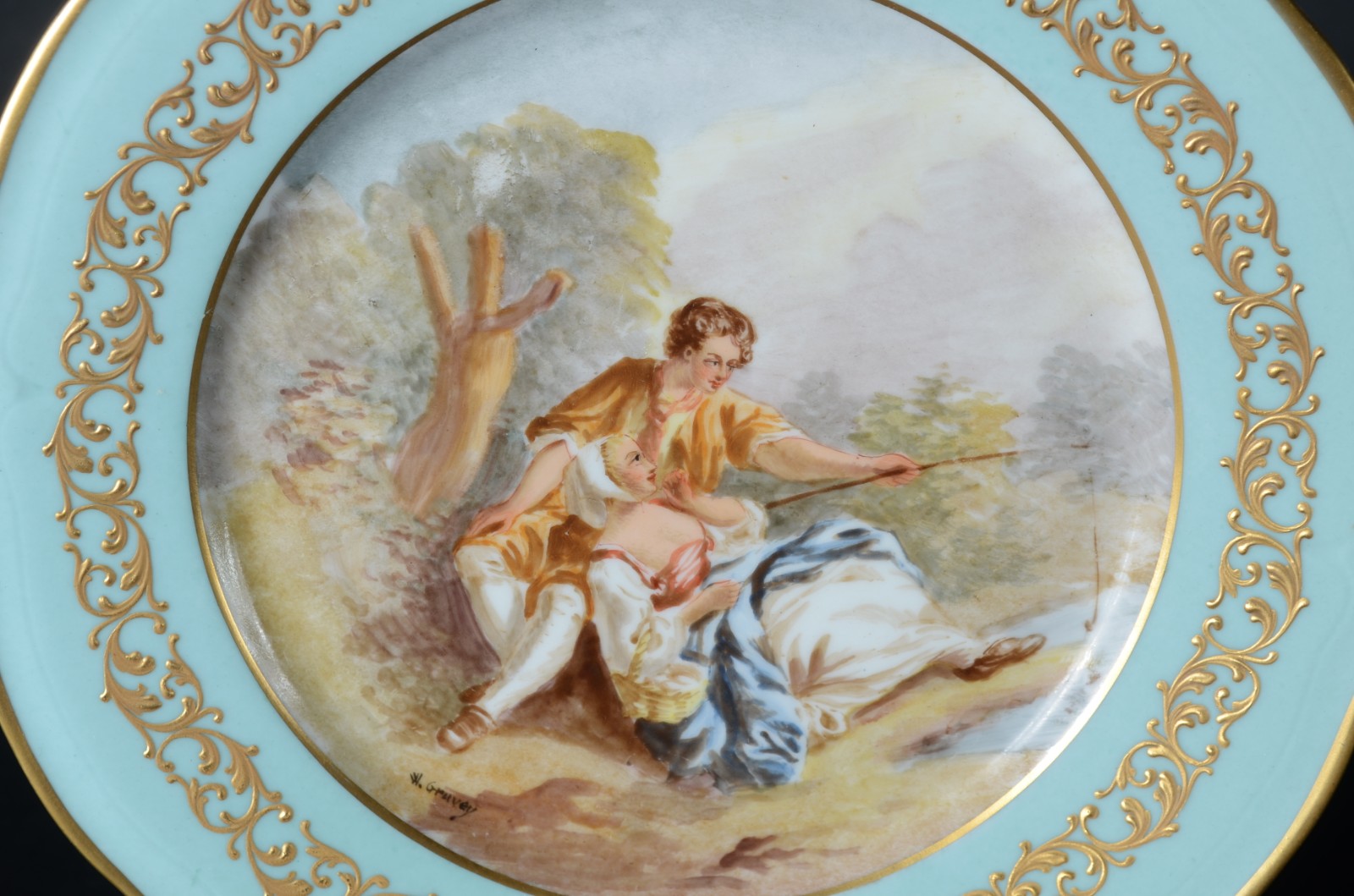 Quatro peças diversas de porcelana, sendo: 2 pratos decorados com... - foto 7 de 12
