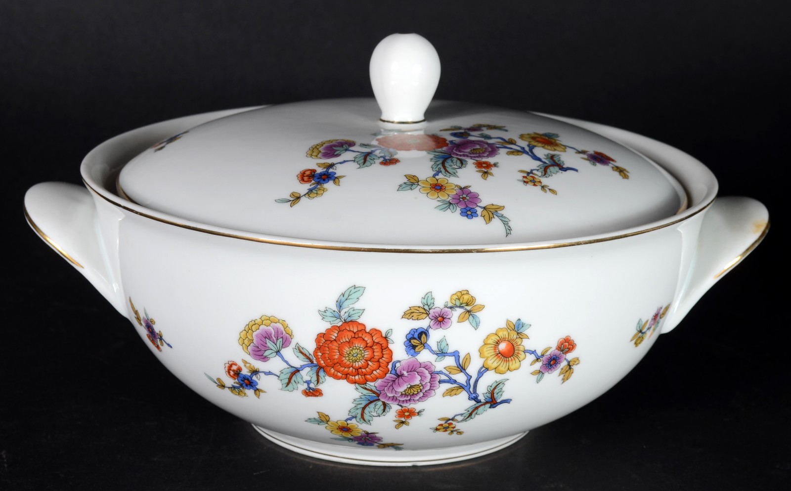 Serviço de jantar de porcelana Brennand, decorada com flores em... - foto 2 de 8