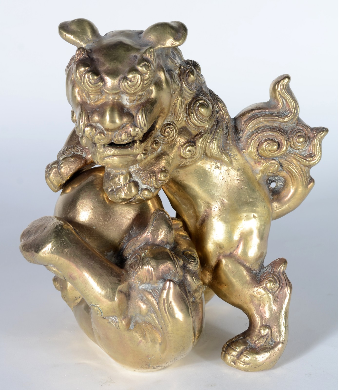 Duas esculturas de encaixar de bronze chines representando cães de fó. - foto 7 de 7