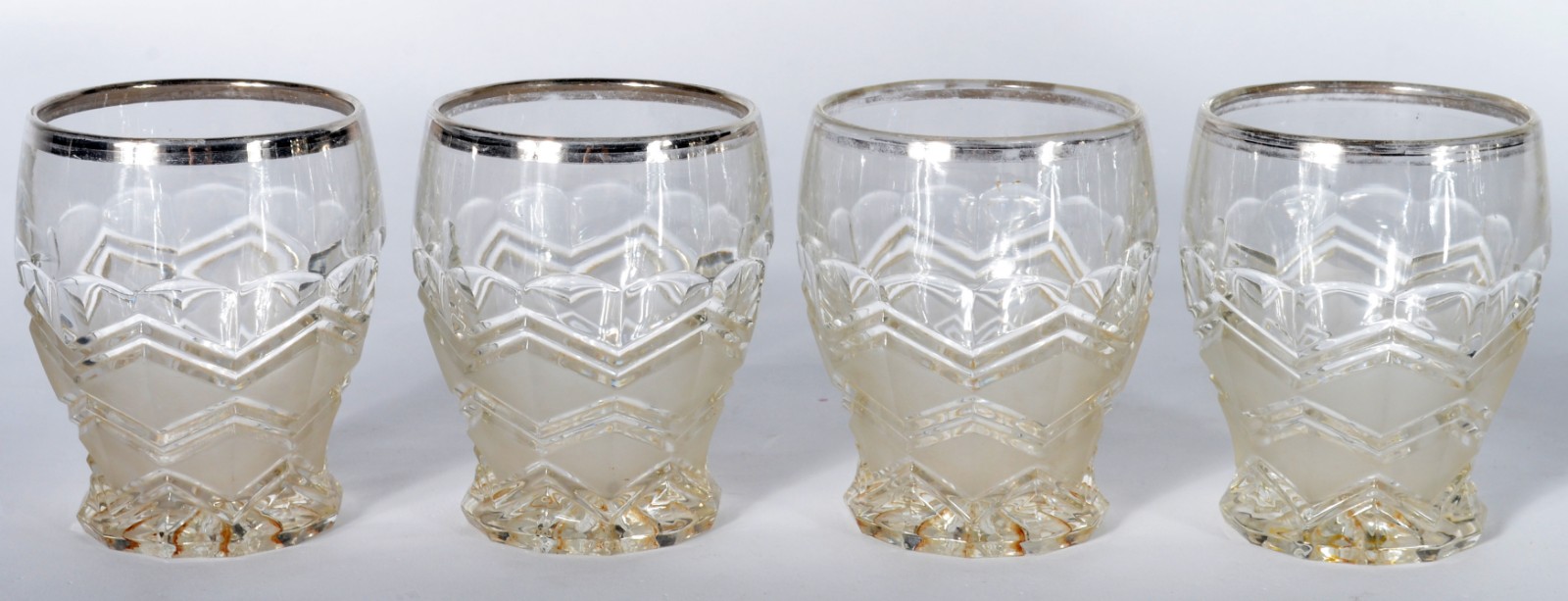 Conjunto para refresco composto de jarra e 4 copos de vidro... - foto 7 de 8