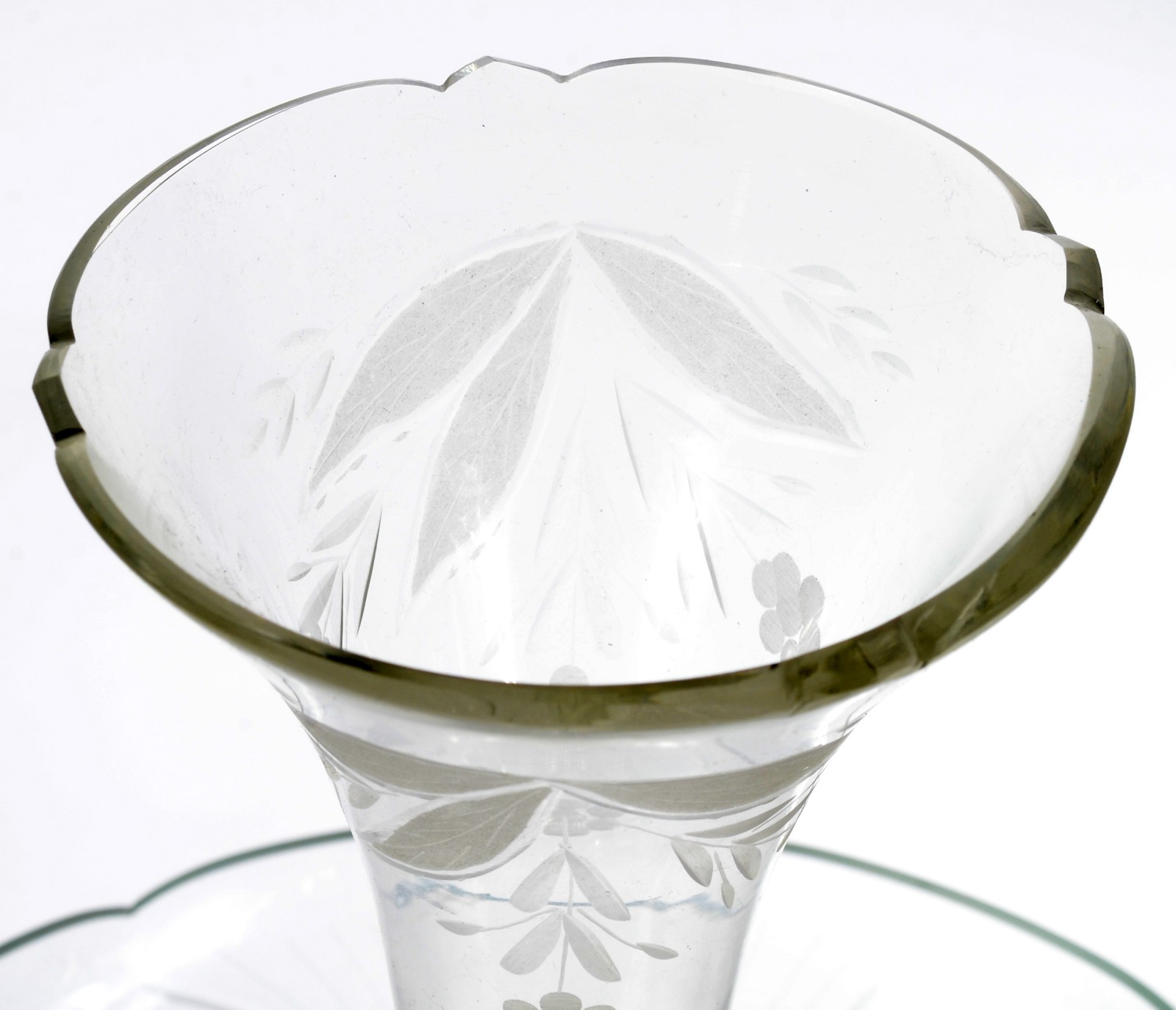 Fruteira/ floreira Art Nouveau, base de metal prateado na forma de... - foto 6 de 11