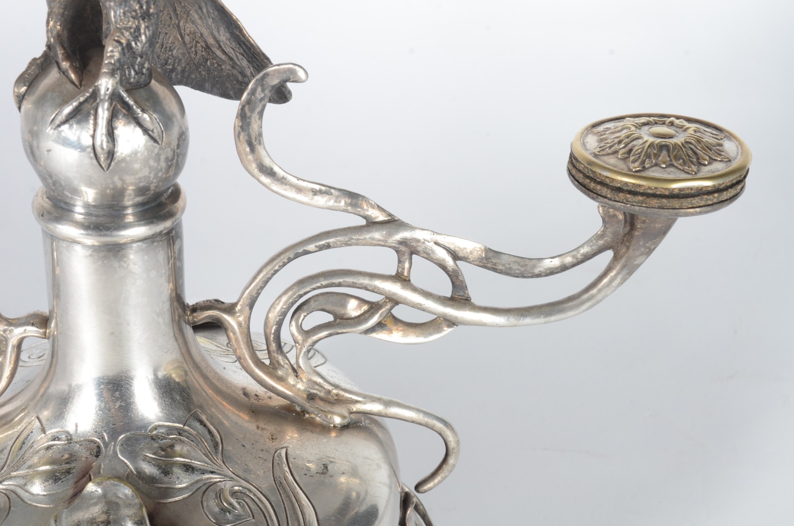 Fruteira/ floreira Art Nouveau, base de metal prateado na forma de... - foto 9 de 11