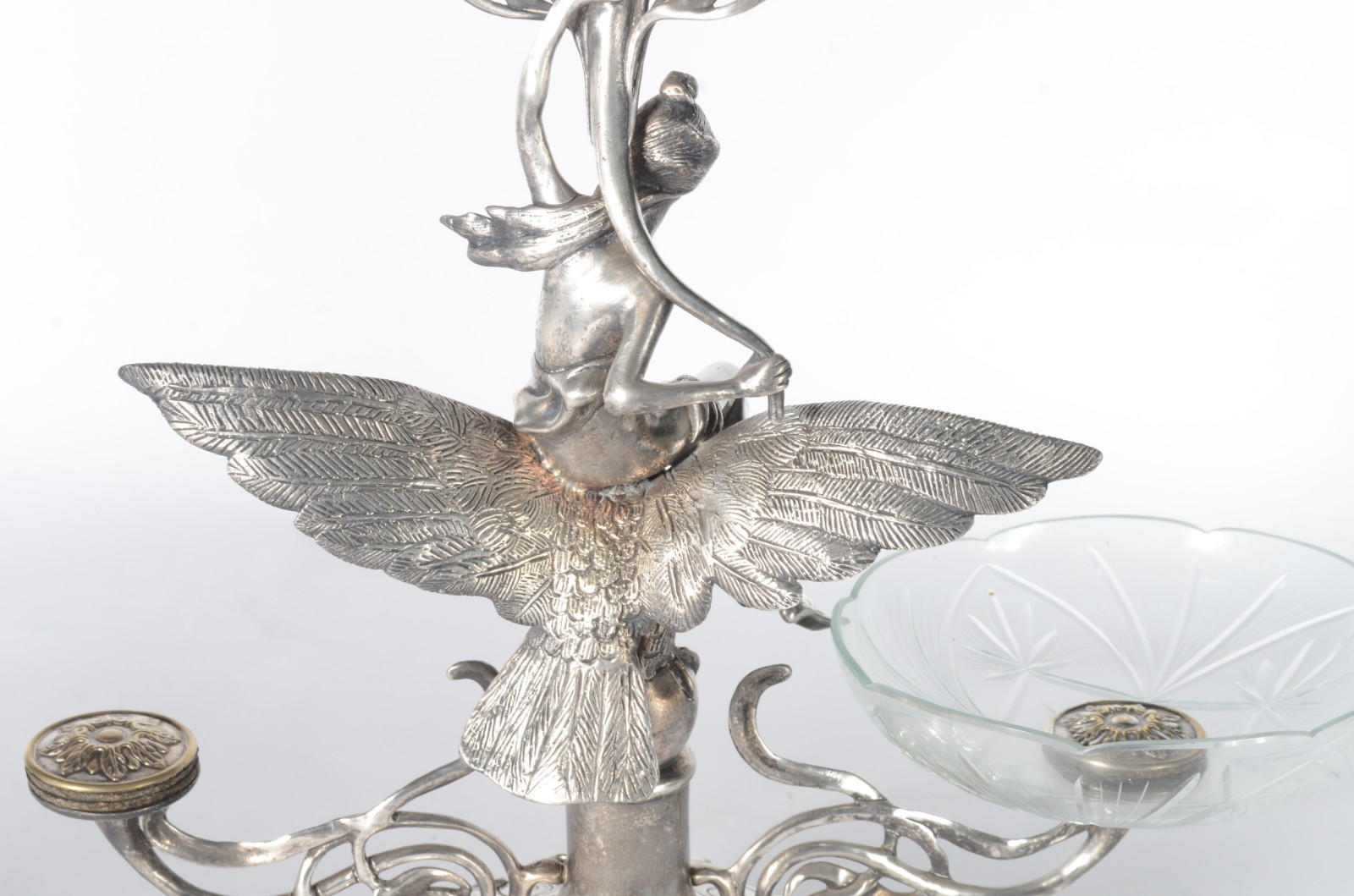 Fruteira/ floreira Art Nouveau, base de metal prateado na forma de... - foto 11 de 11