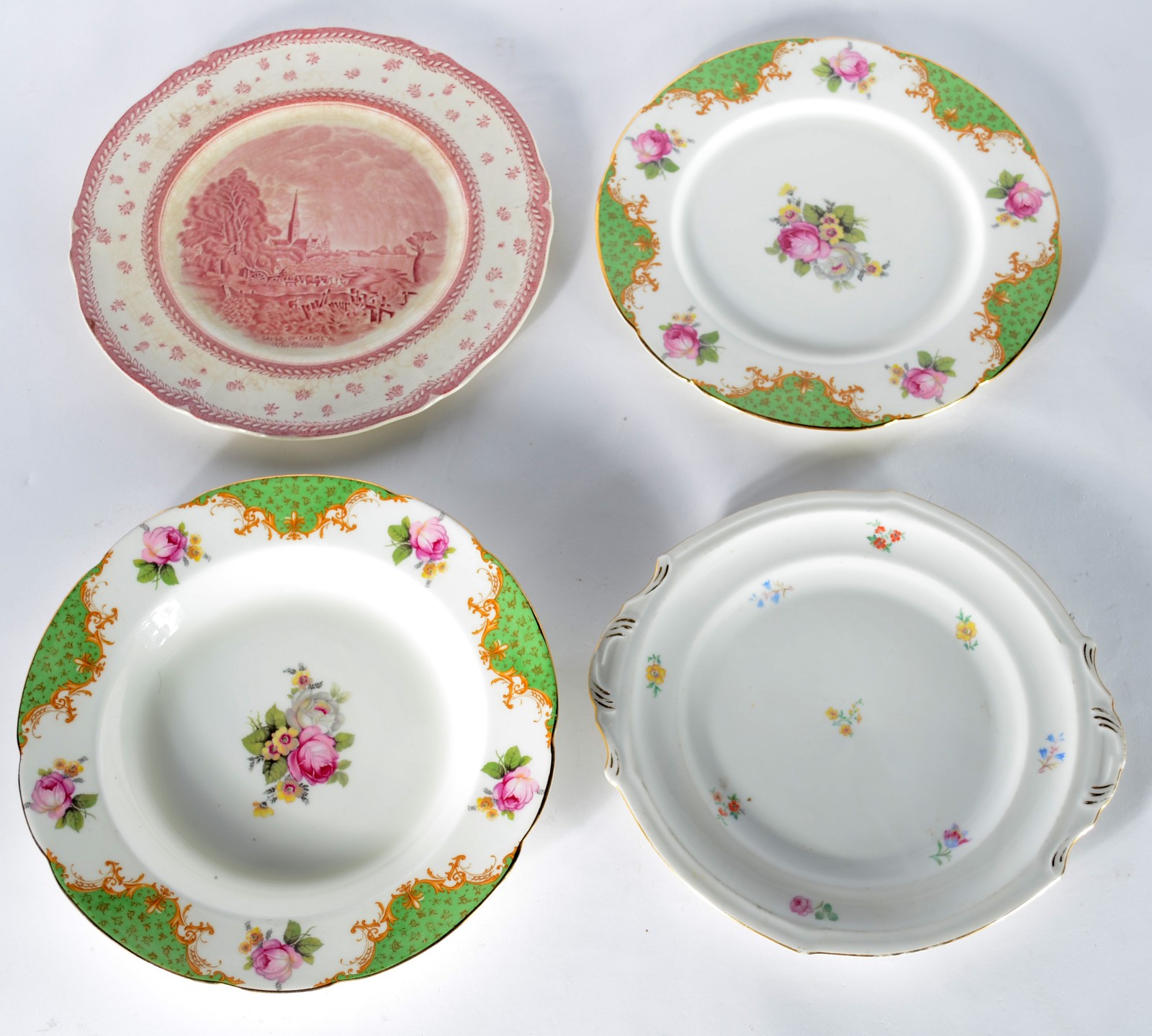 Nove peças diversas de porcelana, sendo duas xícaras lancheiras com... - foto 2 de 11
