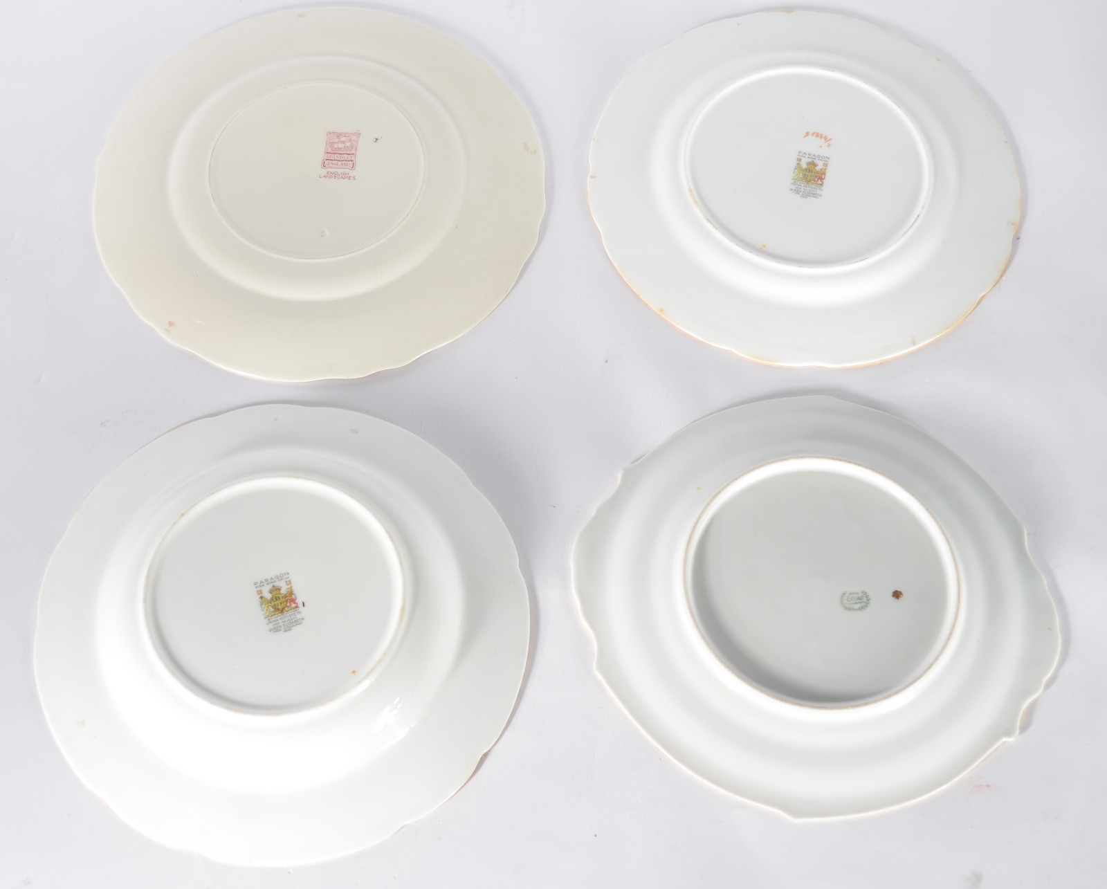 Nove peças diversas de porcelana, sendo duas xícaras lancheiras com... - foto 3 de 11