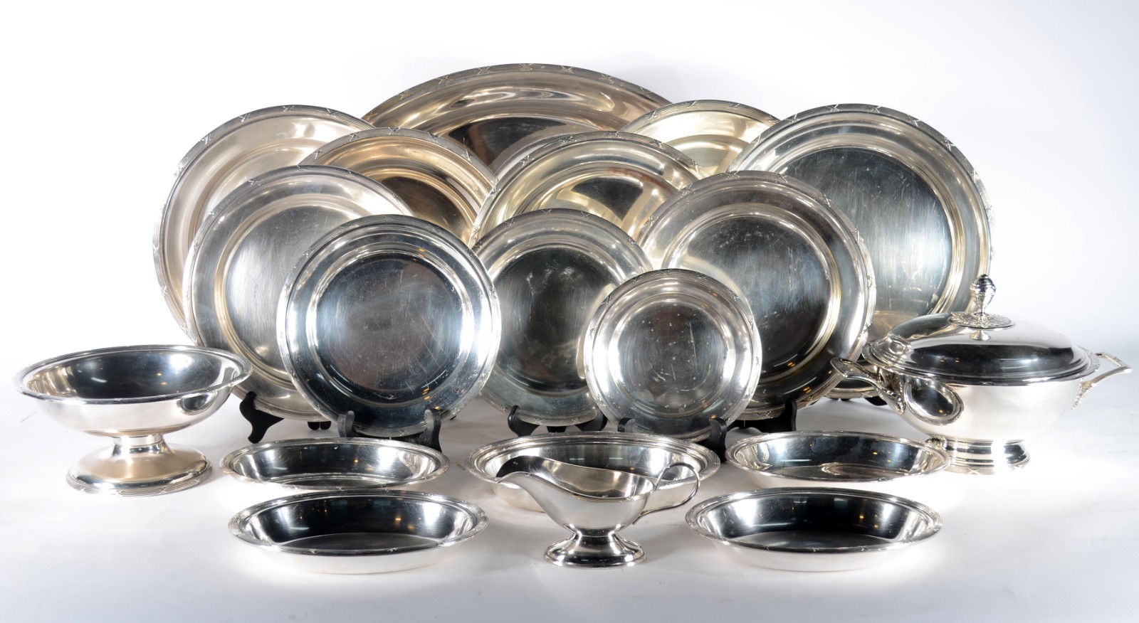 Baixela de jantar de metal prateado, modelo croiset, com 18 peças... - foto 1 de 8