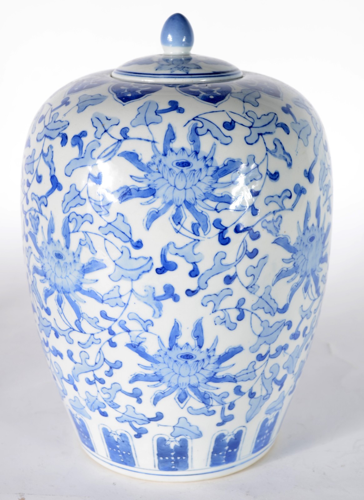 Potiche de porcelana chinesa azul e branca. - foto 1 de 8