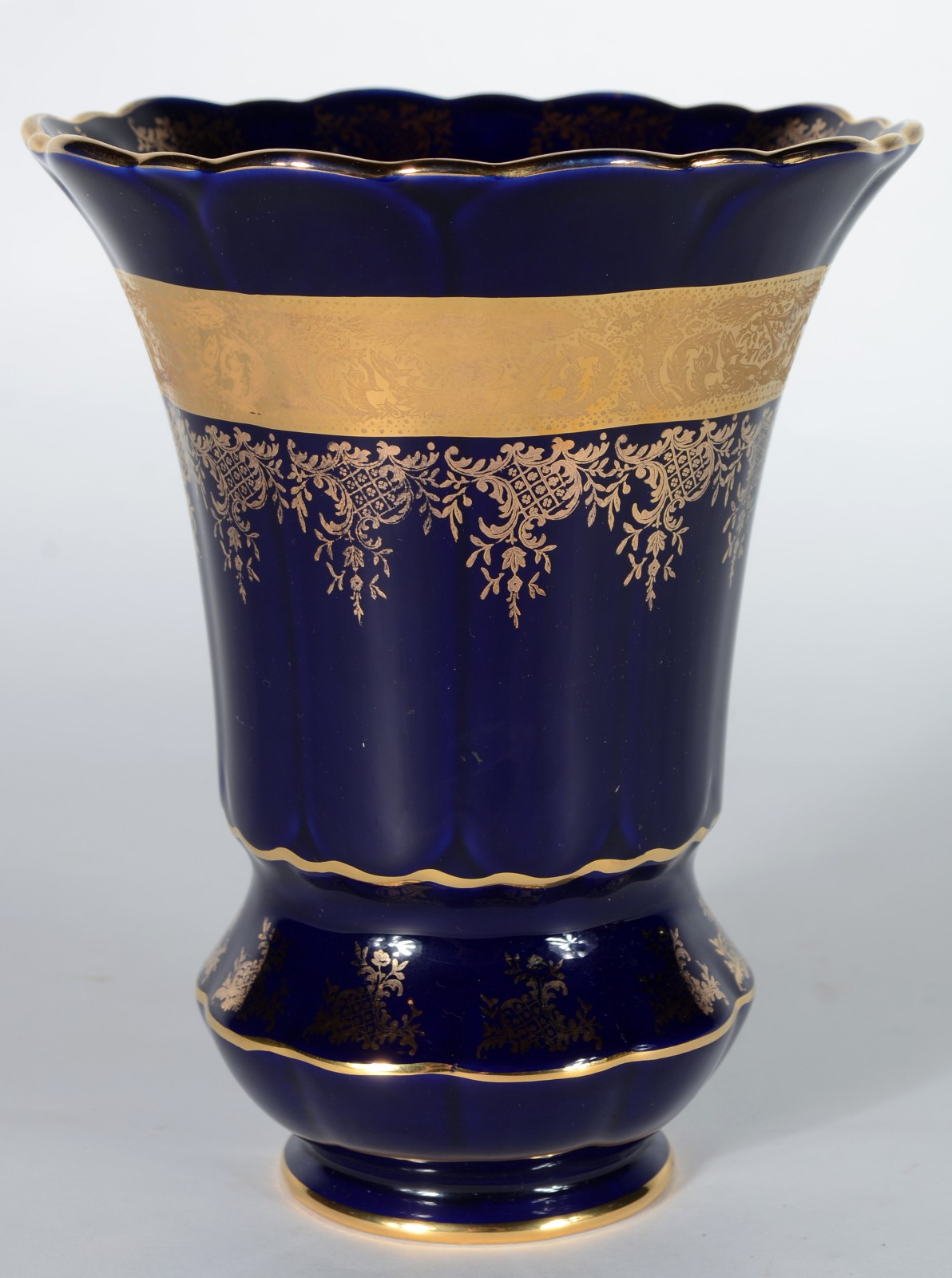 Jarra de porcelana francesa Imperia Limoges, na cor azul cobalto e... - foto 1 de 6