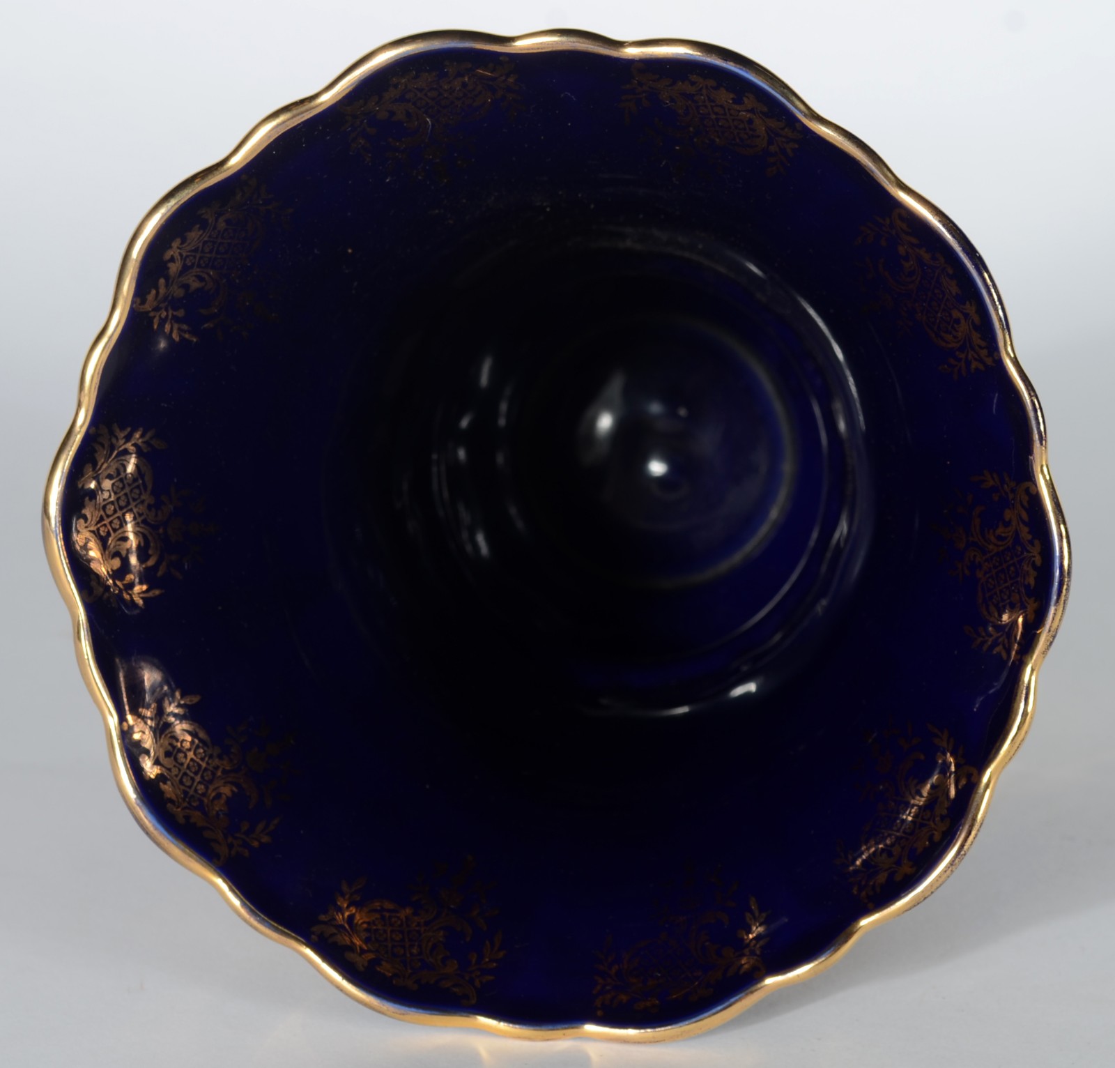 Jarra de porcelana francesa Imperia Limoges, na cor azul cobalto e... - foto 4 de 6
