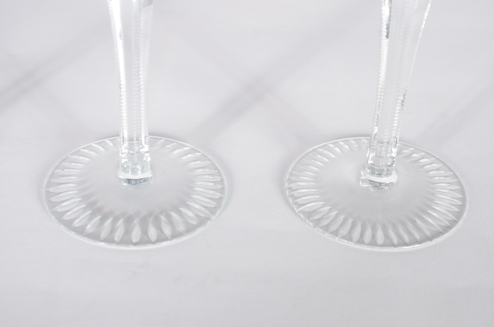 Quatro taças para vinho de cristal tcheco lapidado doublé em várias... - foto 5 de 5