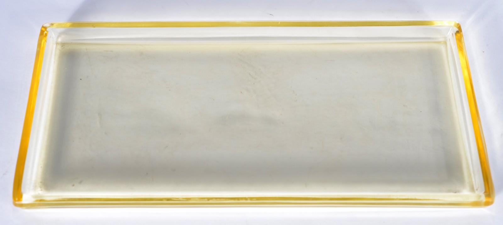 Conjunto de licoreira com 6 copinhos e presentoir de cristal amarelo. - foto 2 de 6