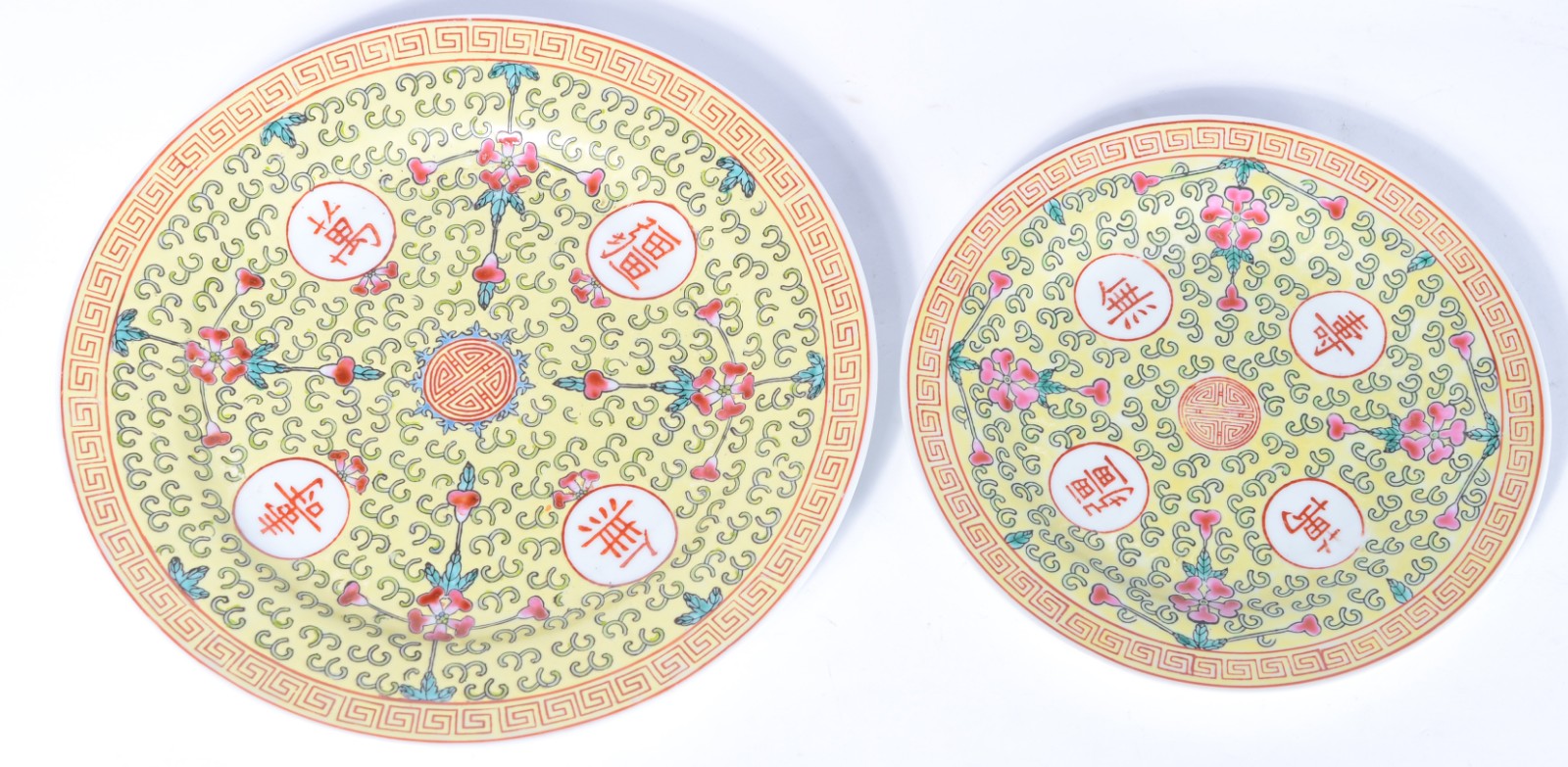 Conjunto para jantar de porcelana chinesa, composto de 12 pratos... - foto 3 de 5
