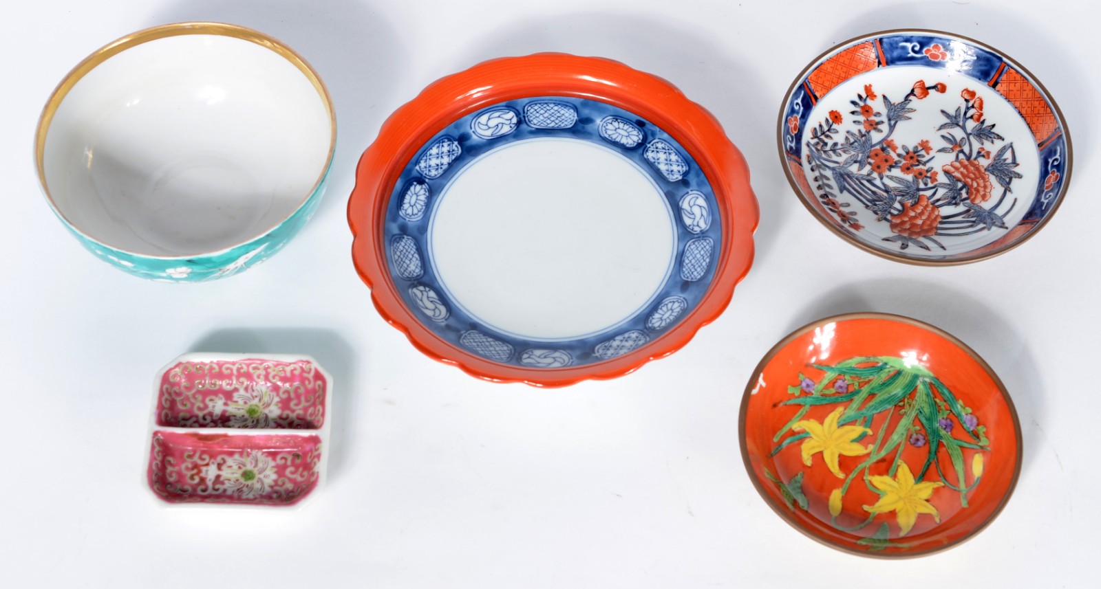 Cinco peças diversas de porcelana, sendo: bowl portugues e 4... - foto 3 de 9