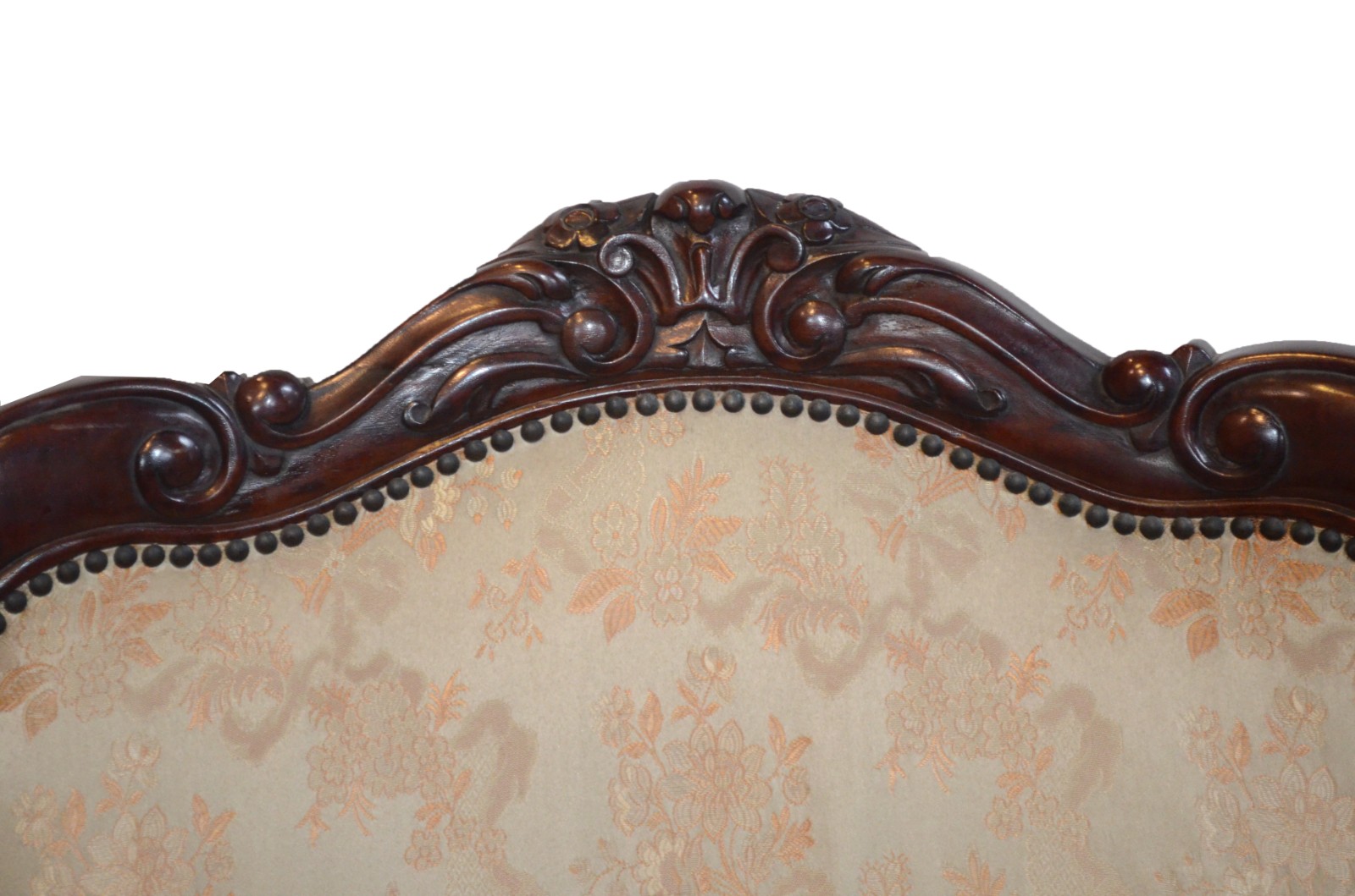 Conjunto de sofá para três lugares e par de poltronas de madeira... - foto 5 de 8