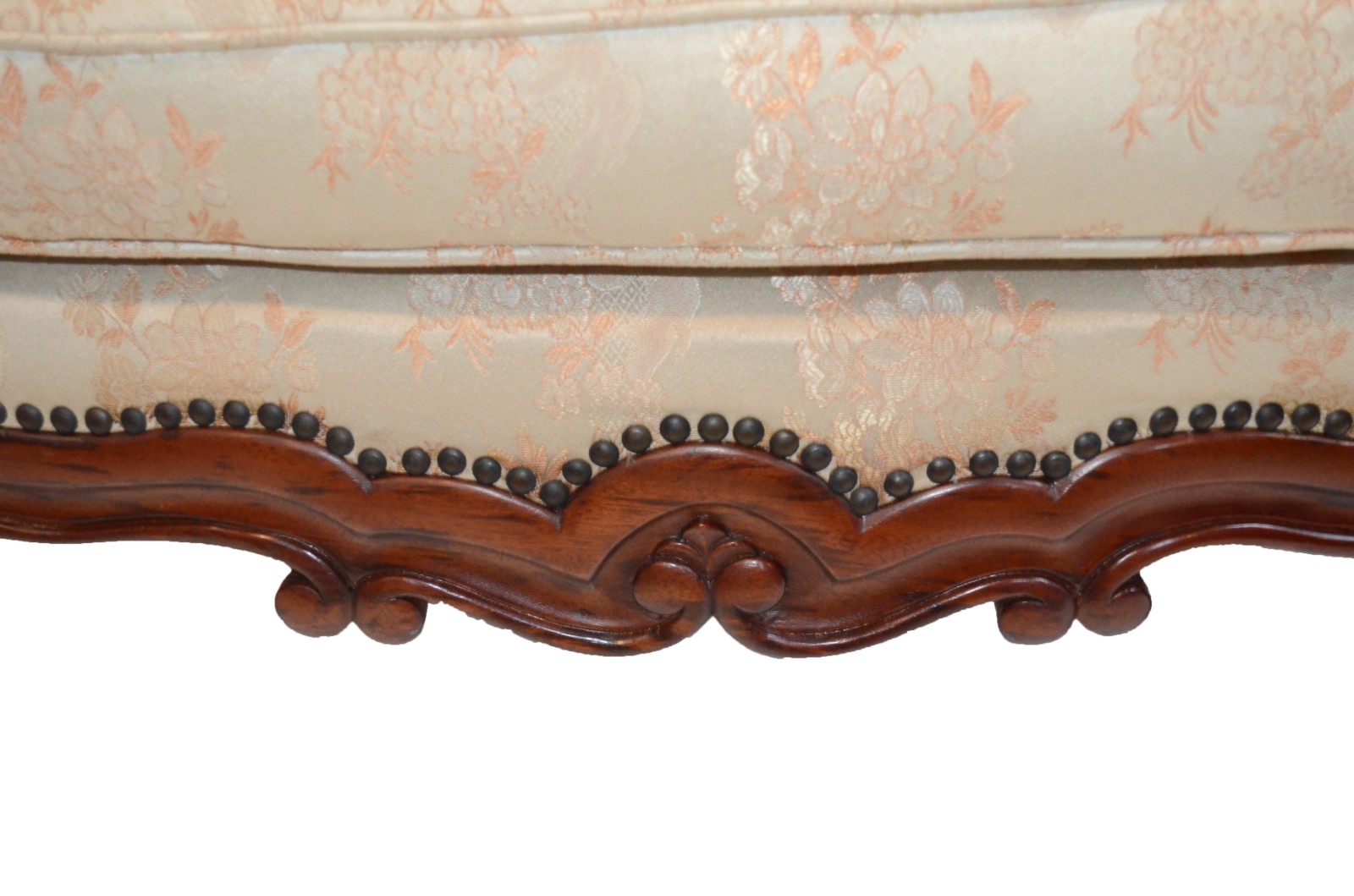 Conjunto de sofá para três lugares e par de poltronas de madeira... - foto 8 de 8