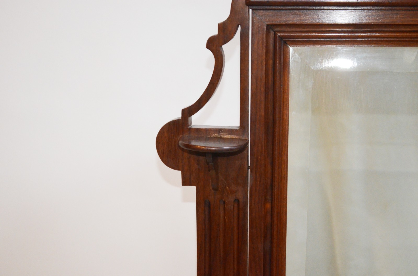 Elegante móvel toilette de madeira nobre, parte inferior com tres... - foto 4 de 8