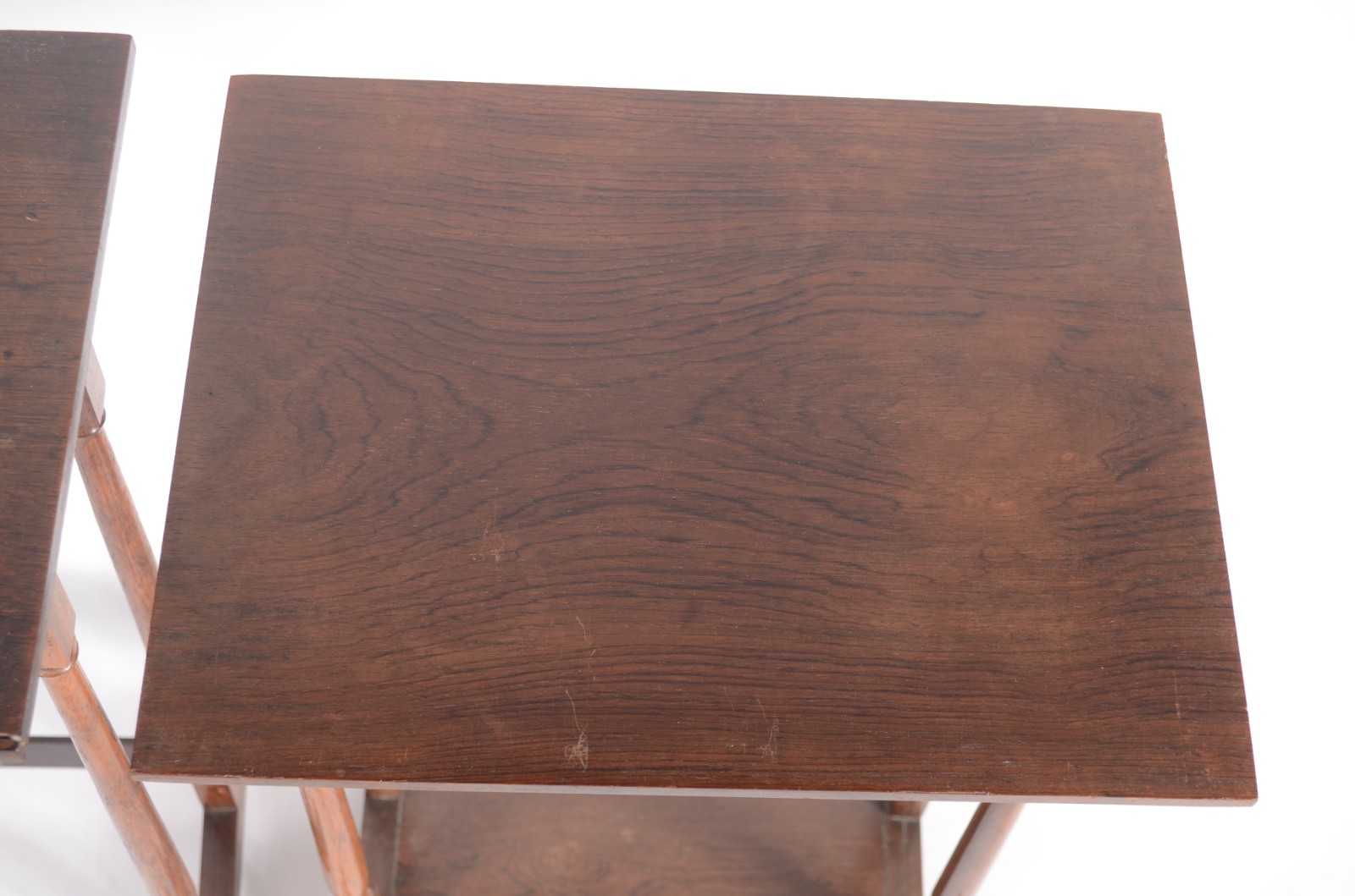 Mesa ninho de jacarandá com 3 peças, feitio retangular com pernas... - foto 6 de 10