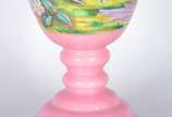 Vaso de opalina rosa com pássaros em policromia. - Vaso de opalina rosa com pássaros em policromia.