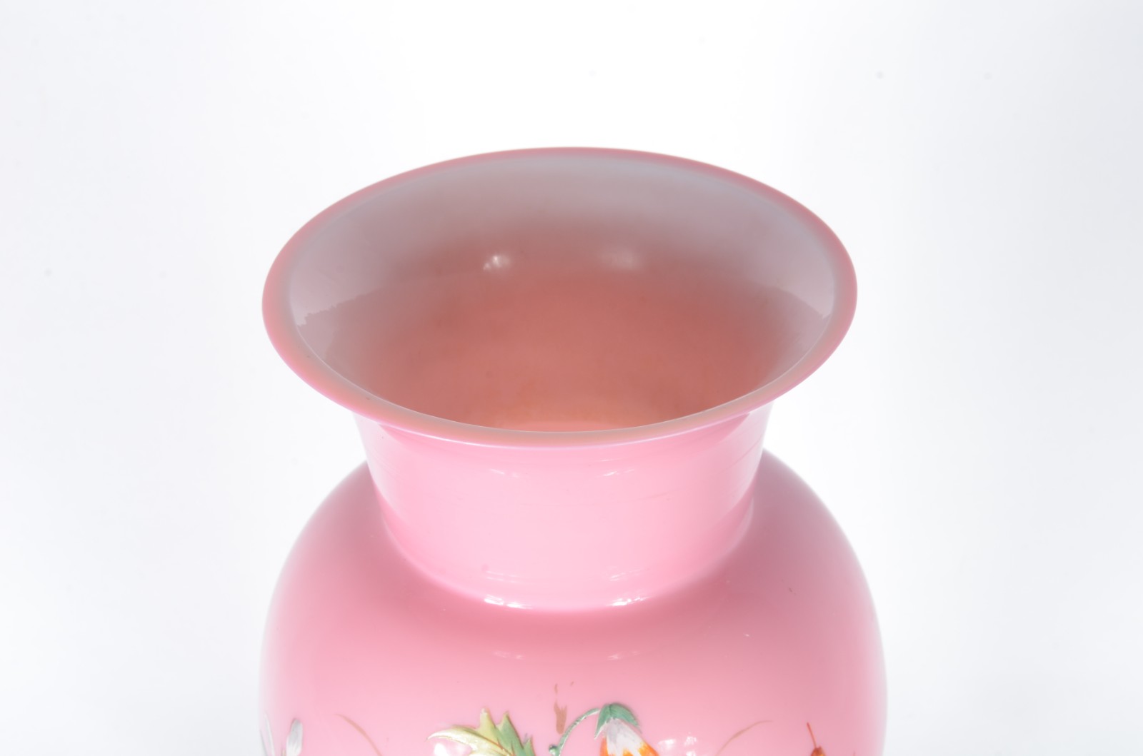 Vaso de opalina rosa com pássaros em policromia. - foto 5 de 6