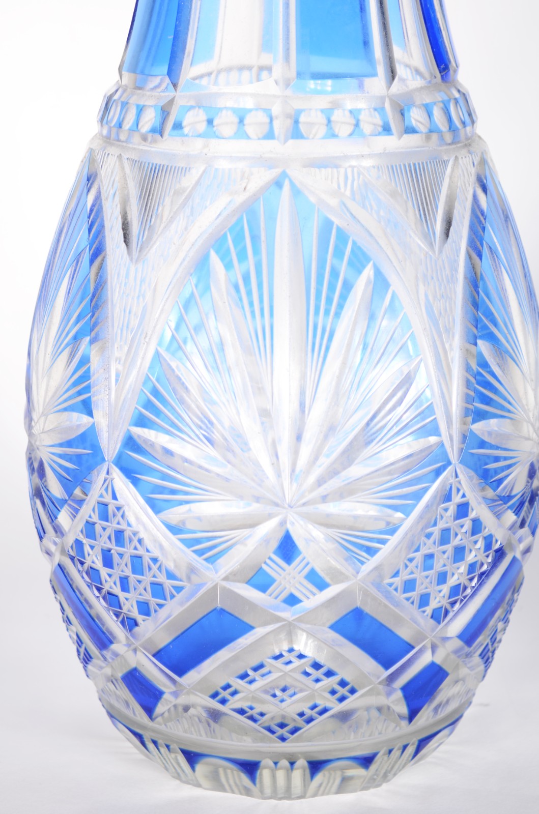 Dois vasos de cristal lapidado doublé azul. - foto 3 de 10