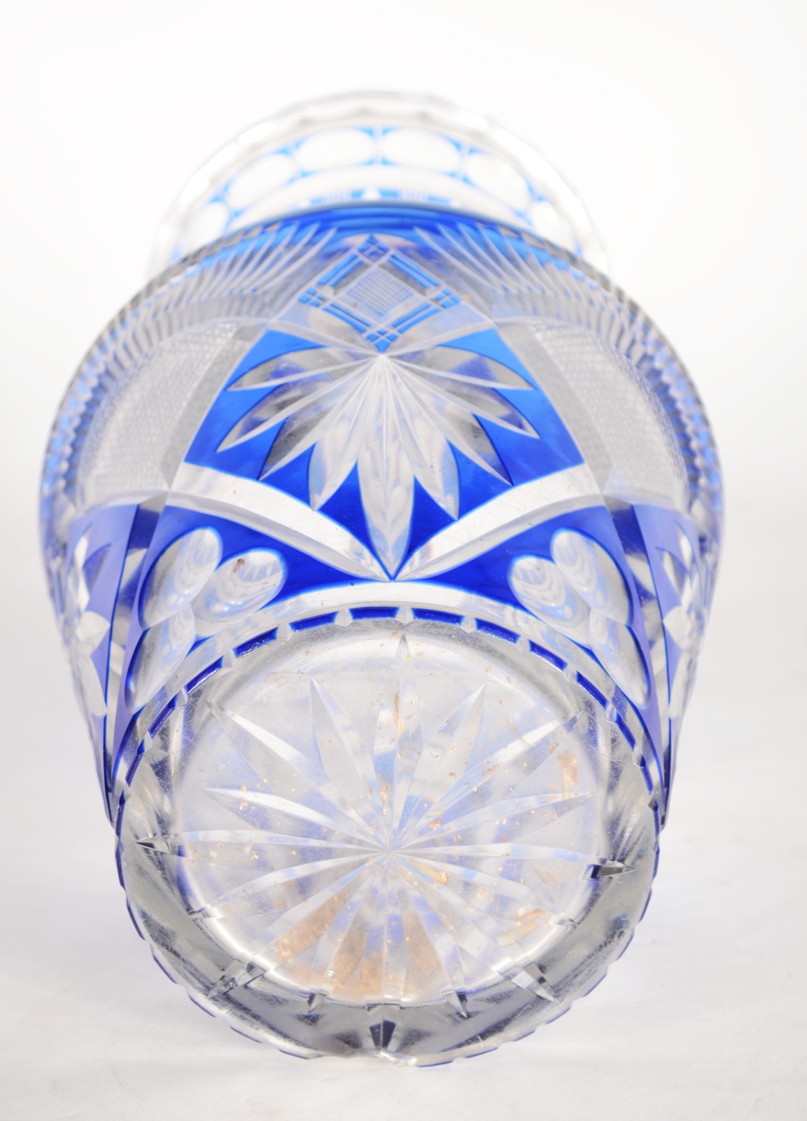 Dois vasos de cristal lapidado doublé azul. - foto 10 de 10