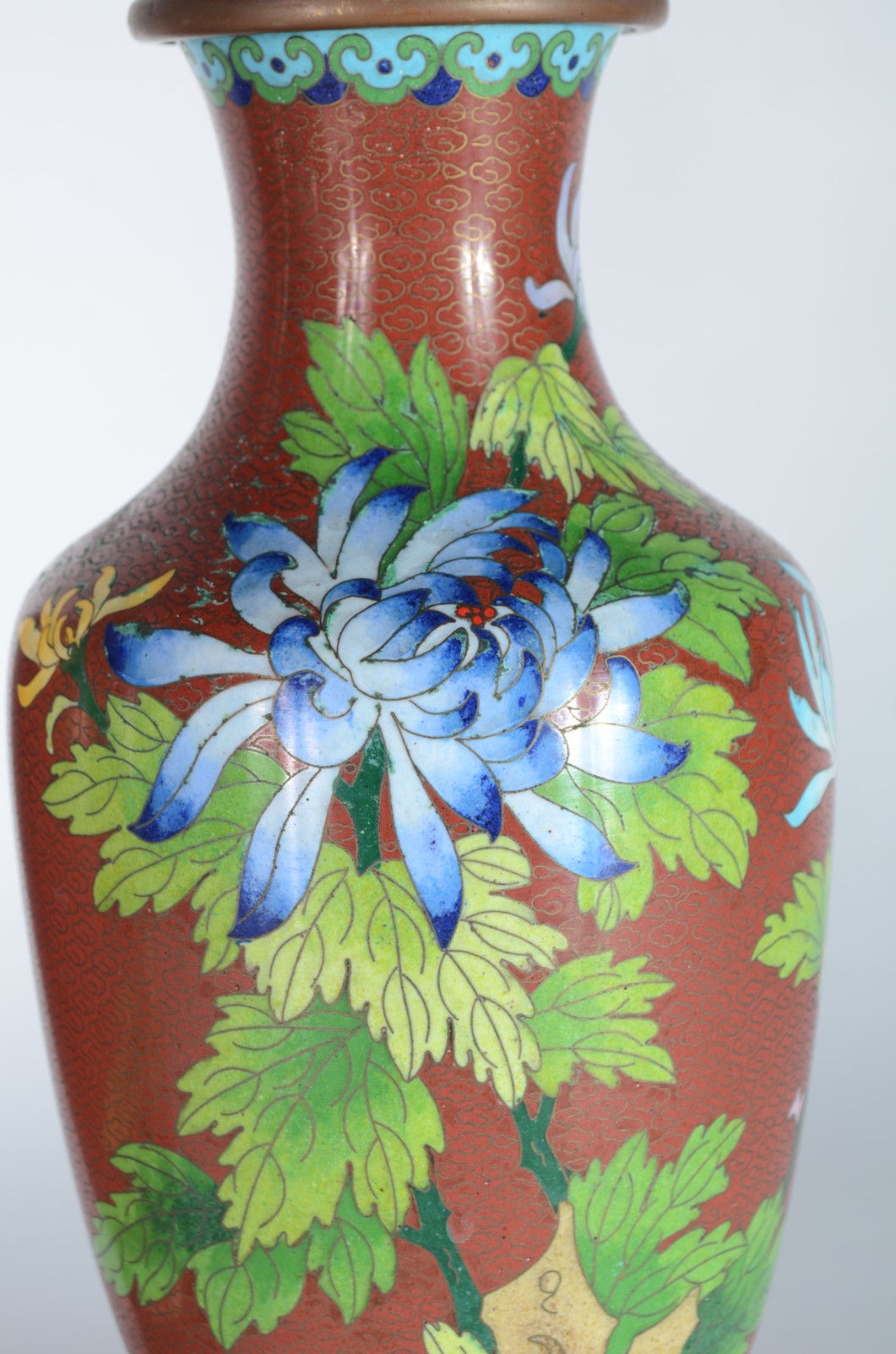 Par de vasos de cloisoné chines, decoração floral em policromia sobre... - foto 2 de 6