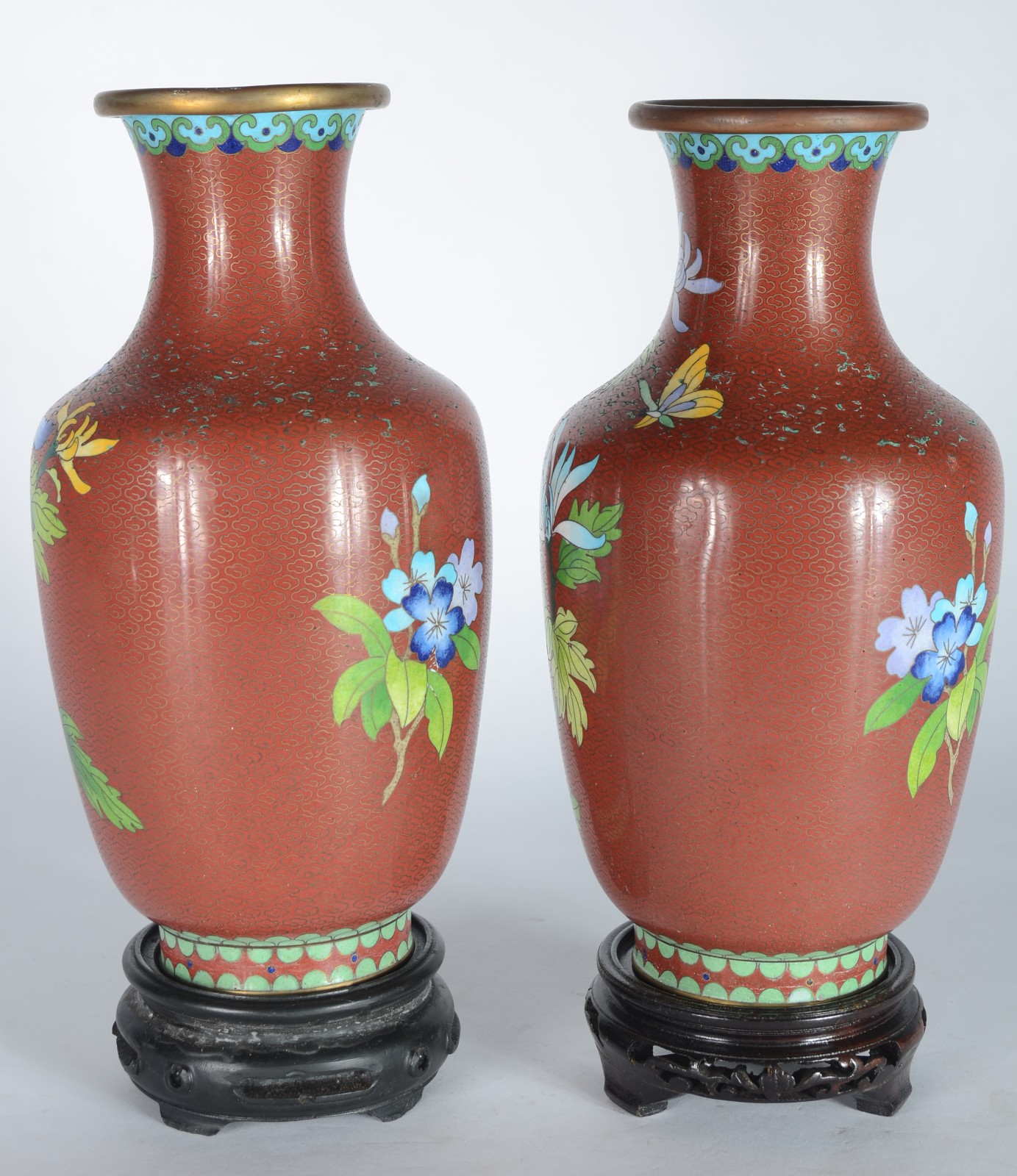 Par de vasos de cloisoné chines, decoração floral em policromia sobre... - foto 3 de 6